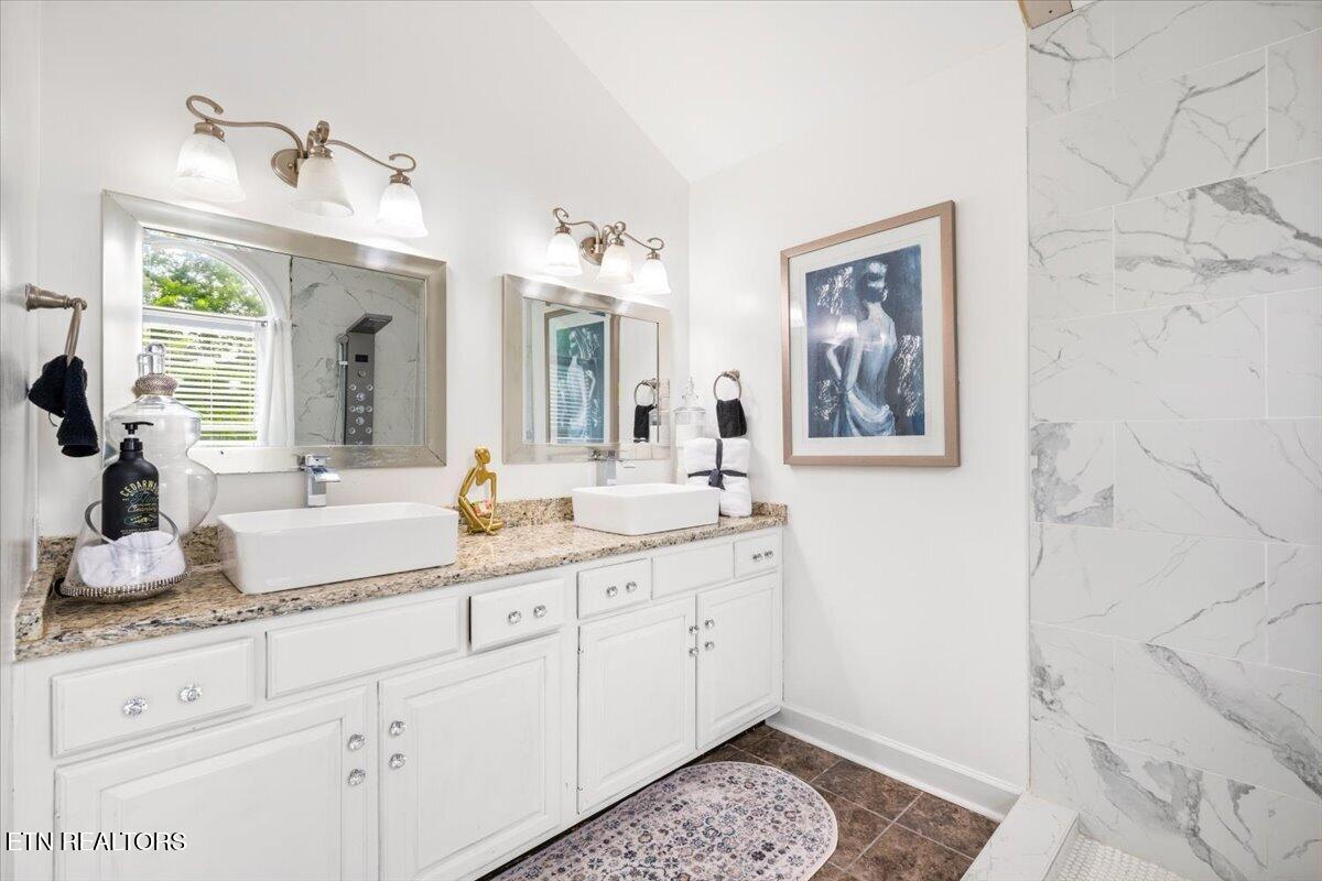 15 Radisson Cove Oak Ridge TN 37830
