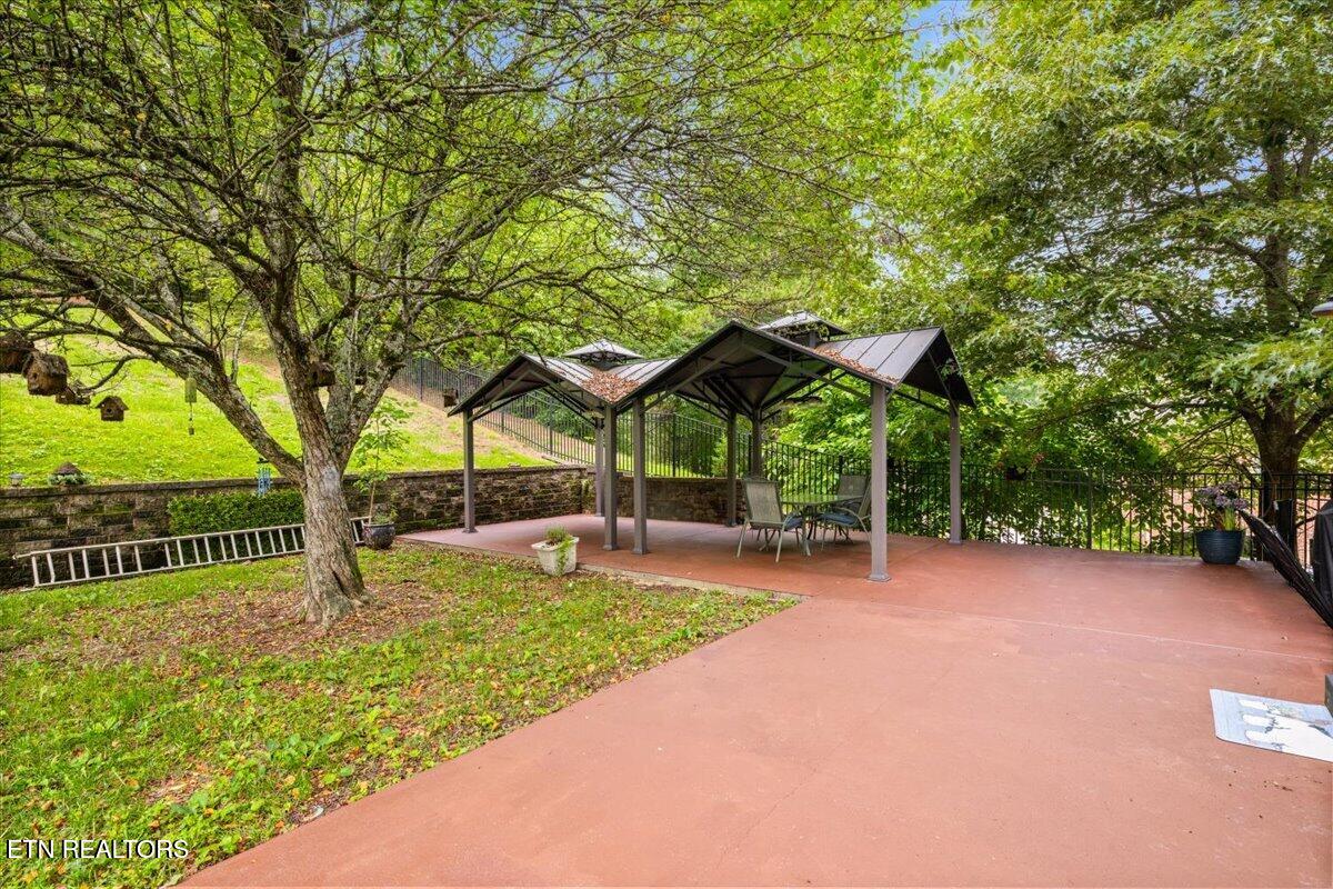 15 Radisson Cove Oak Ridge TN 37830