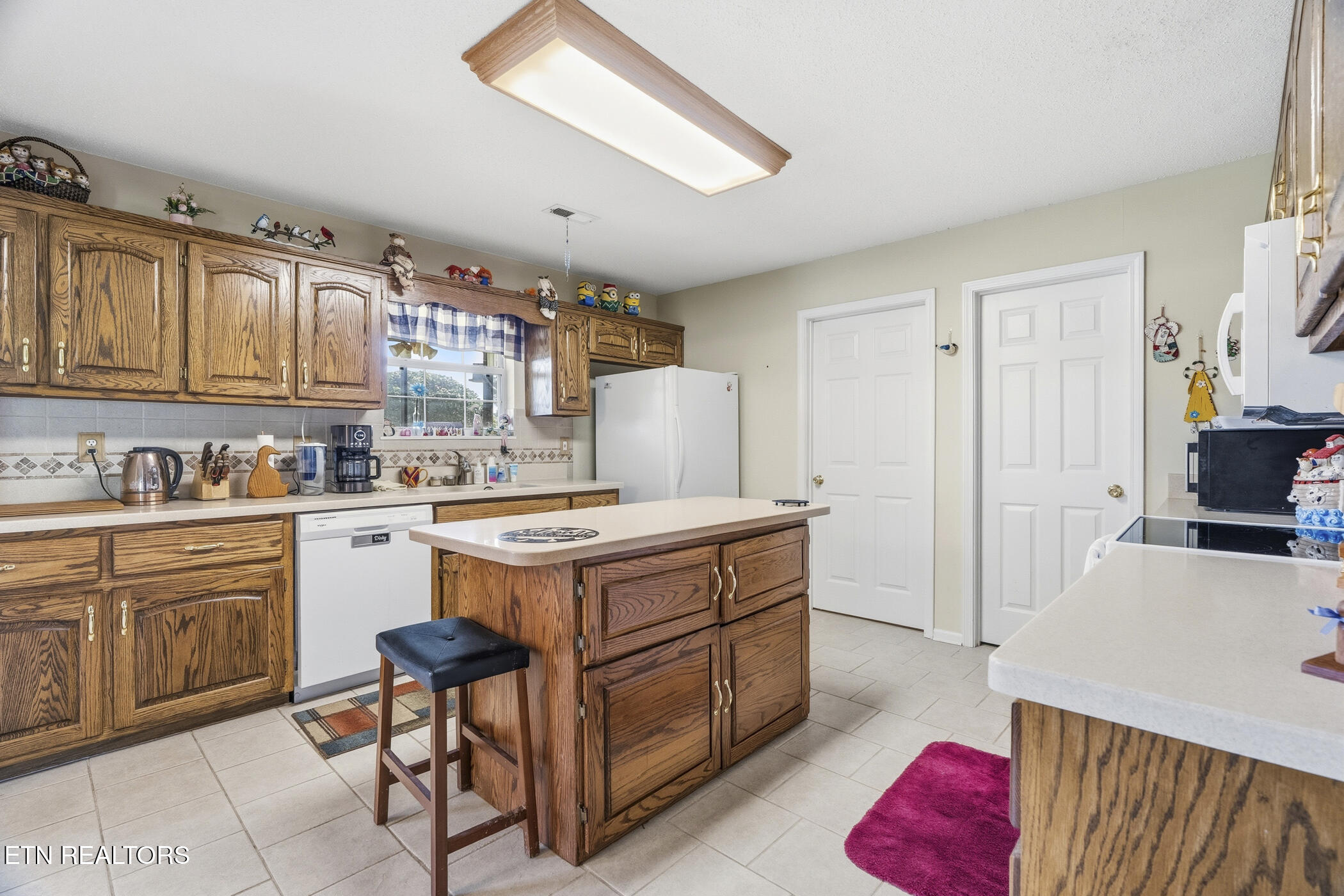 1324 Prairie Place Greenback TN 37742