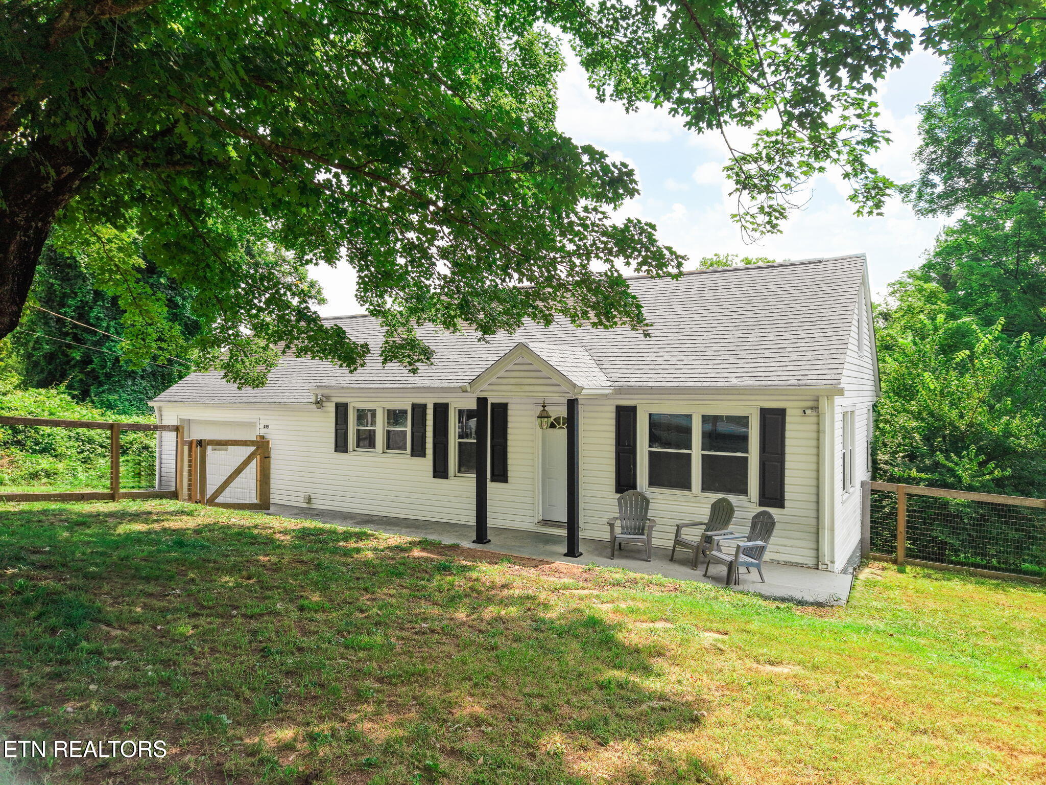 439 Jarnigan Street Clinton TN 37716