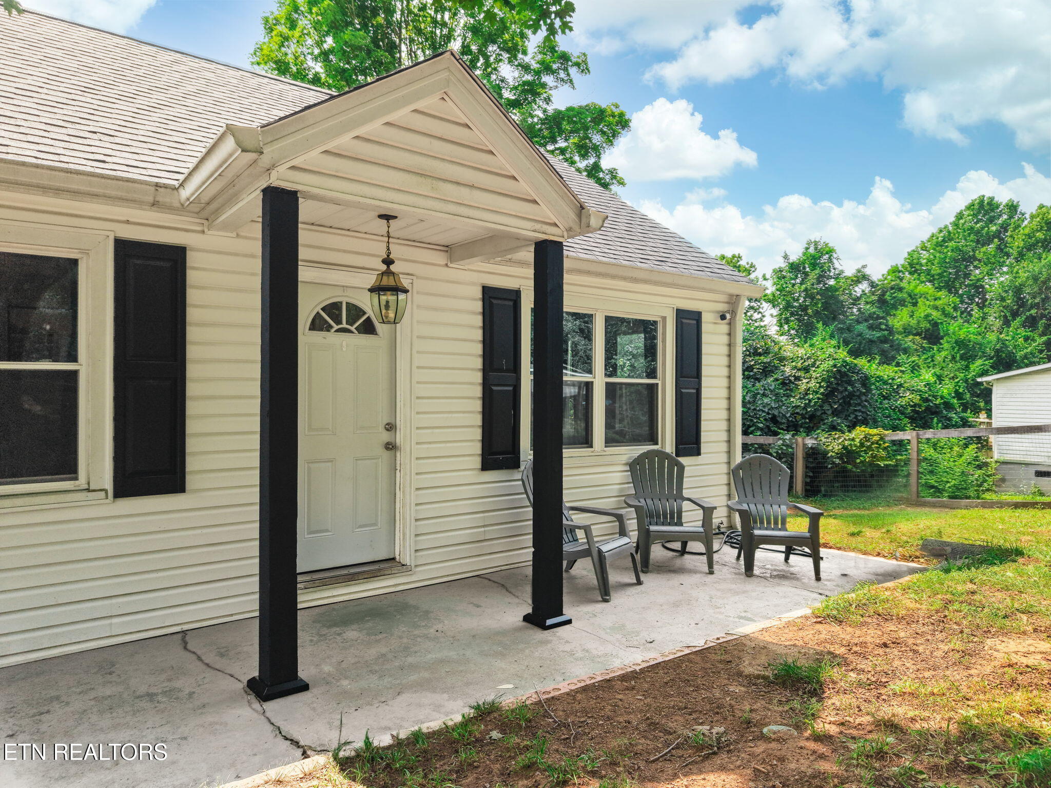 439 Jarnigan Street Clinton TN 37716