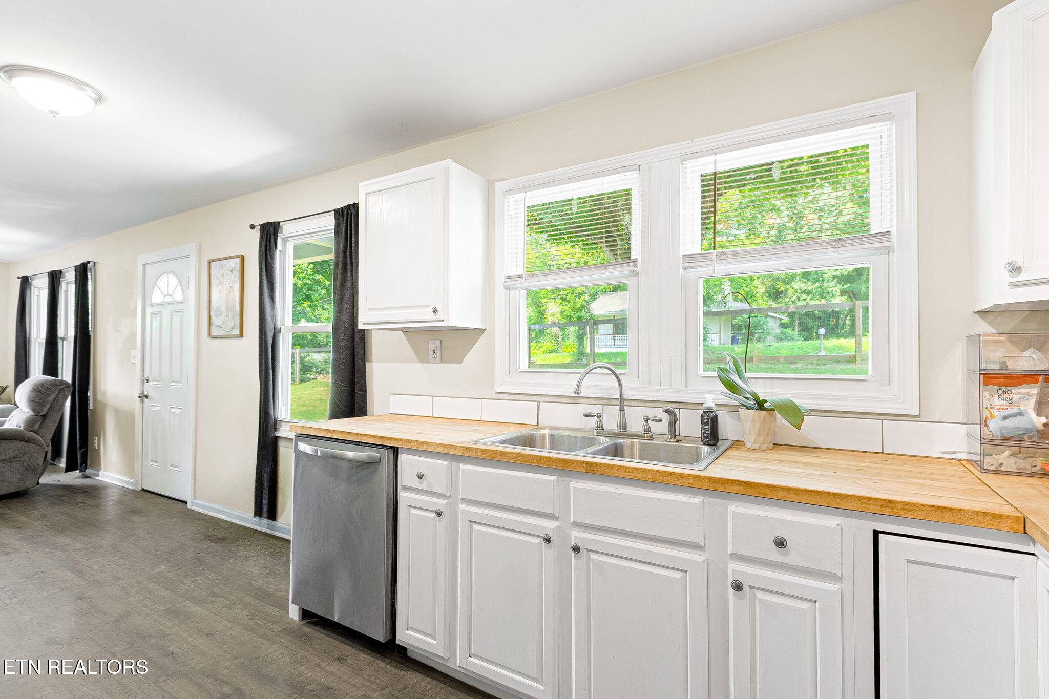 439 Jarnigan Street Clinton TN 37716