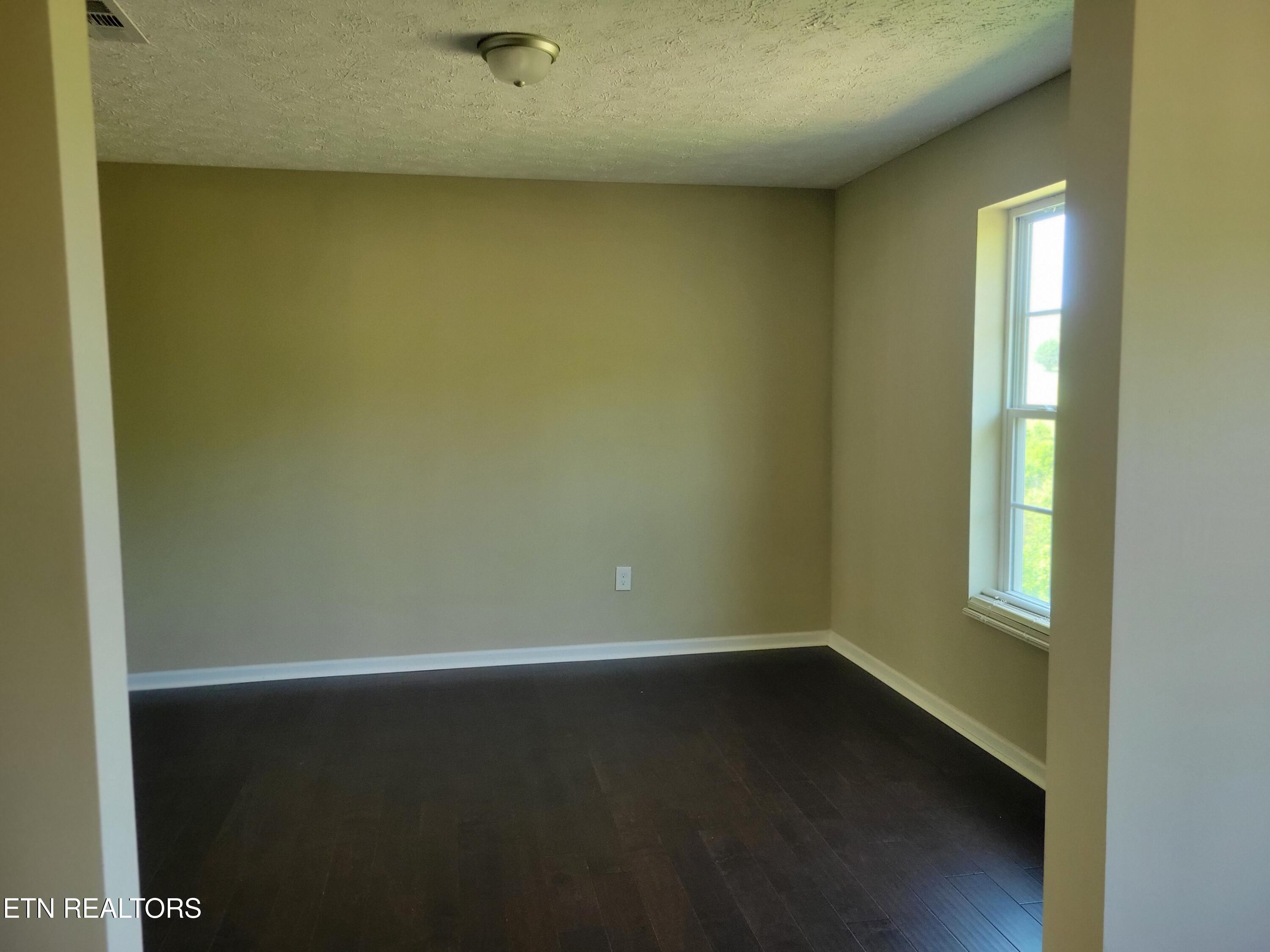 3236 Sandpiper Court Kodak TN 37764