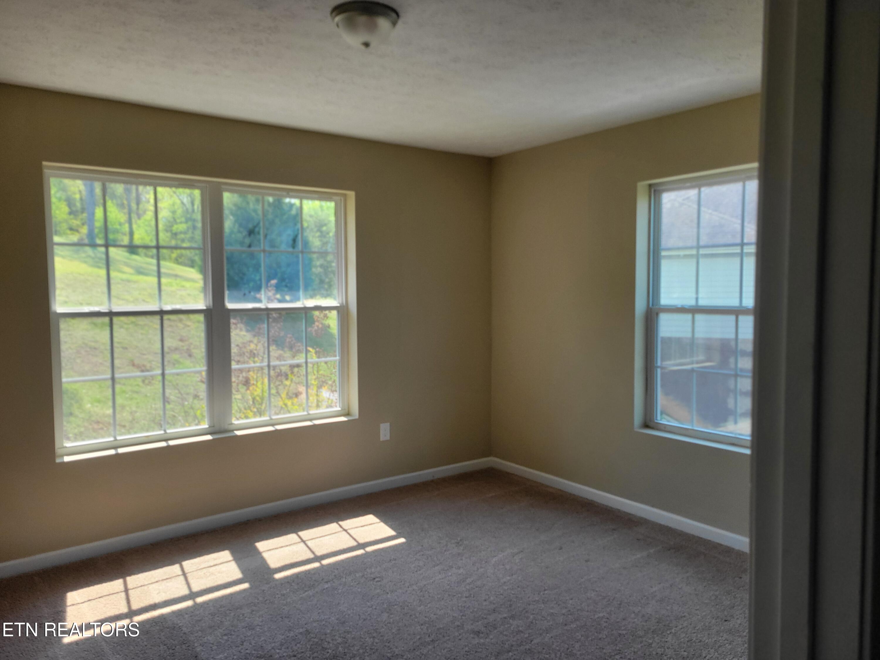 3236 Sandpiper Court Kodak TN 37764