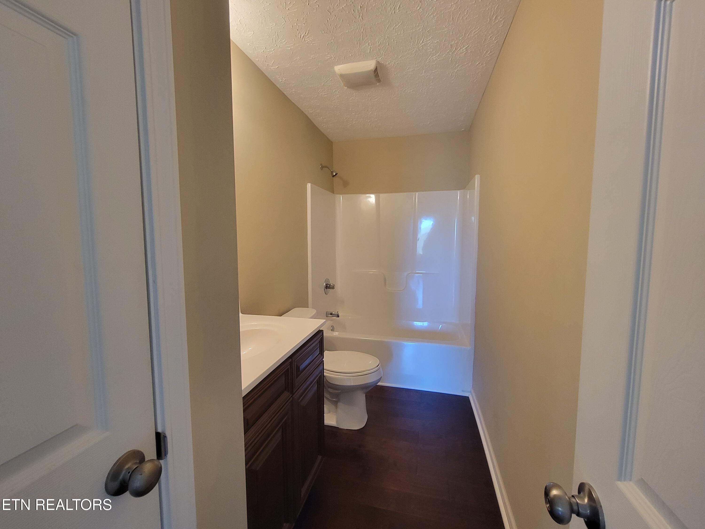 3236 Sandpiper Court Kodak TN 37764