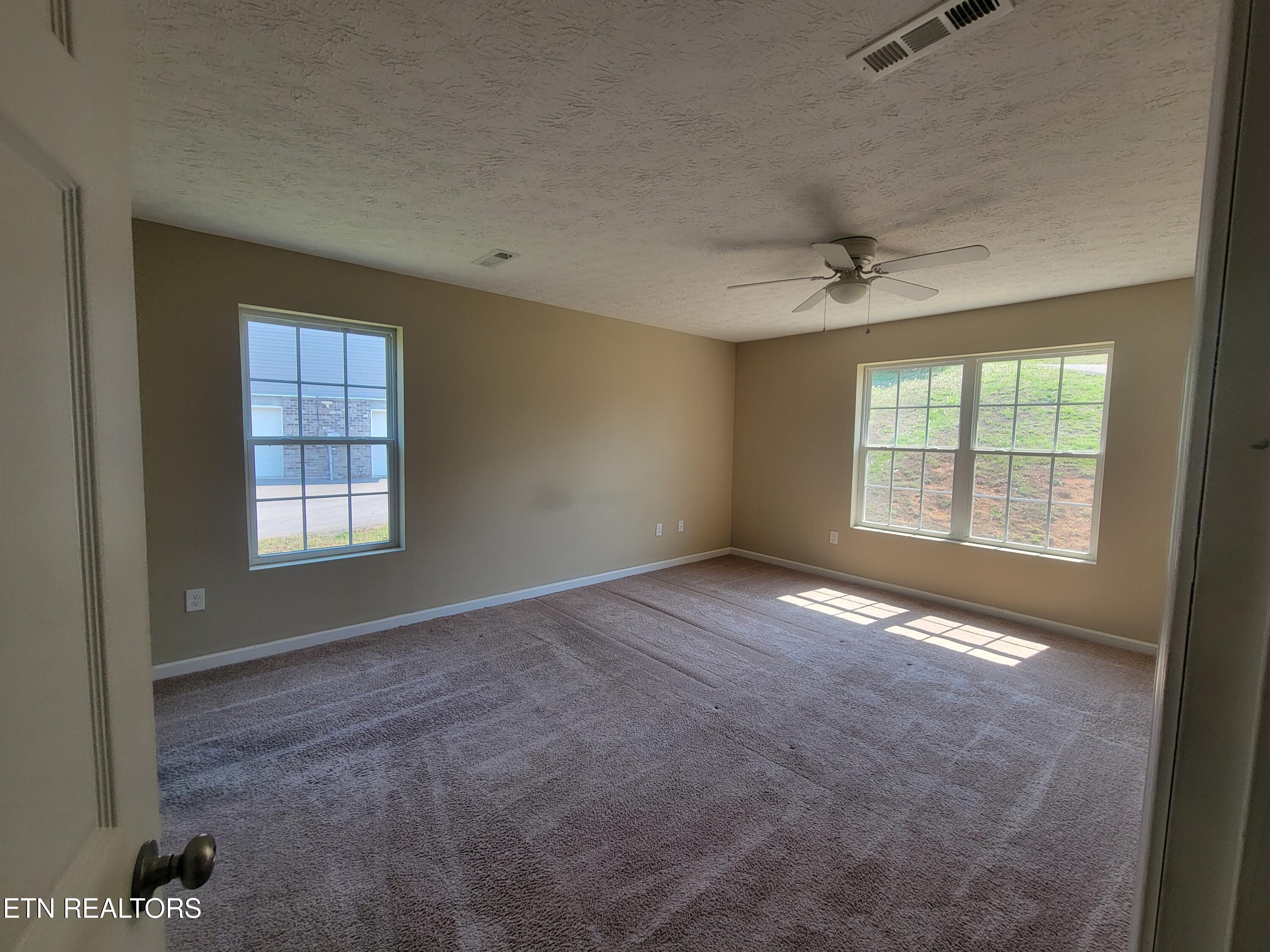 3236 Sandpiper Court Kodak TN 37764