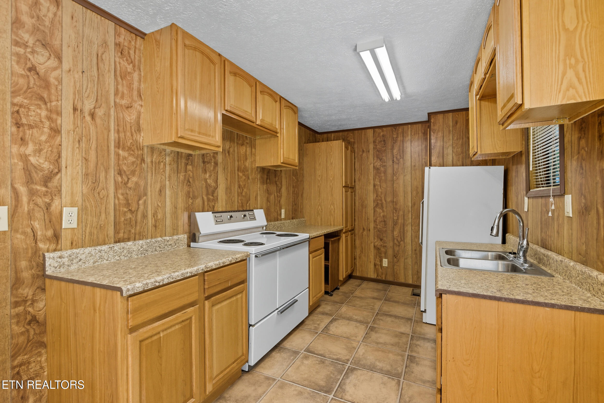 337 White Lane Bean Station TN 37708