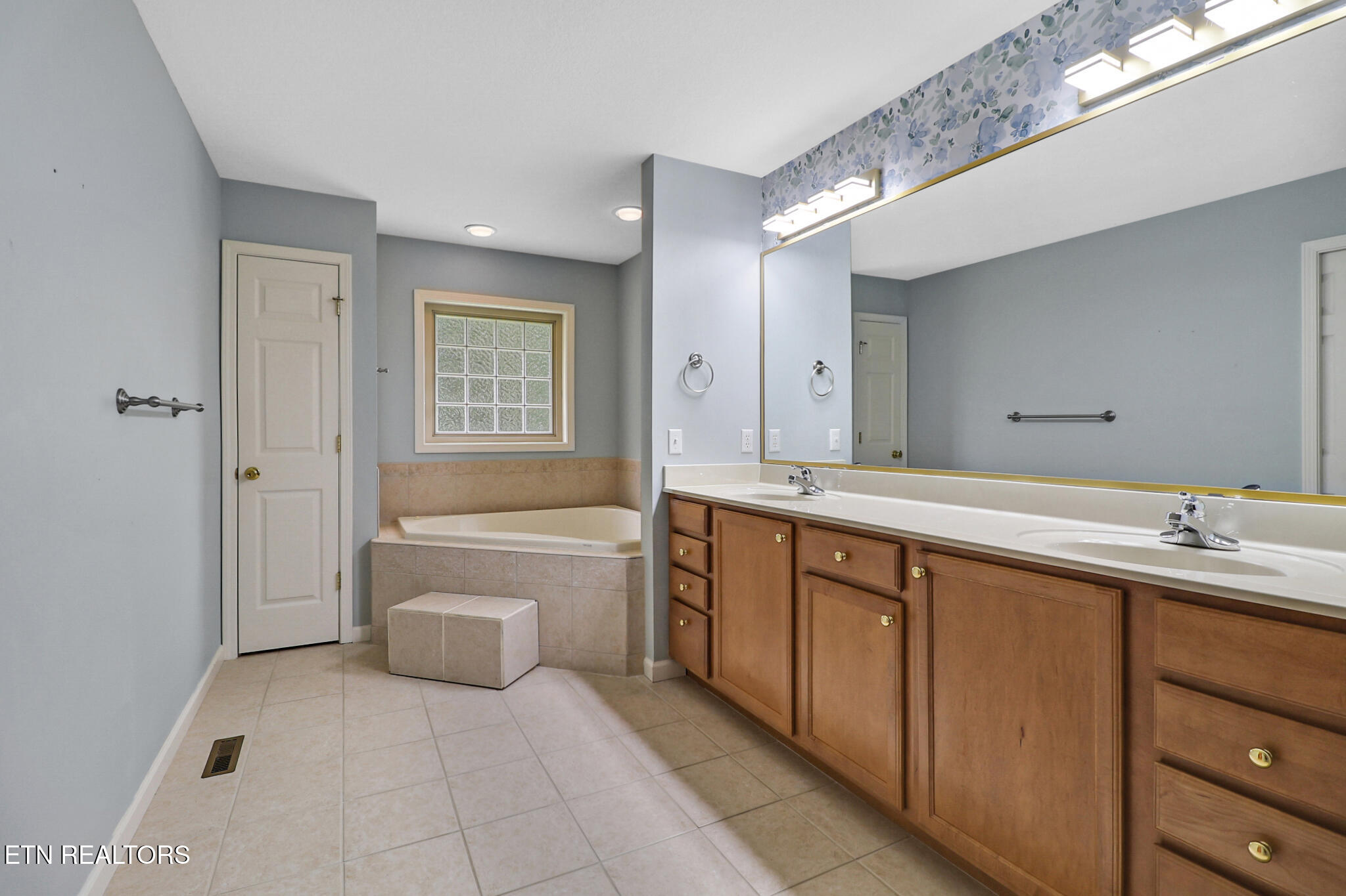 564 Cumberland View Drive Crossville TN 38571