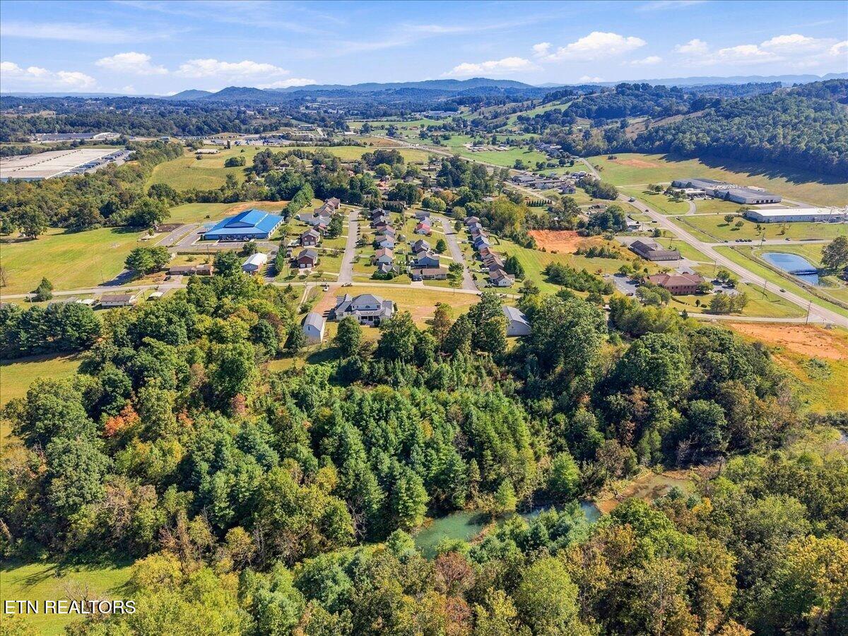 323 Harmon Road New Tazewell TN 37825