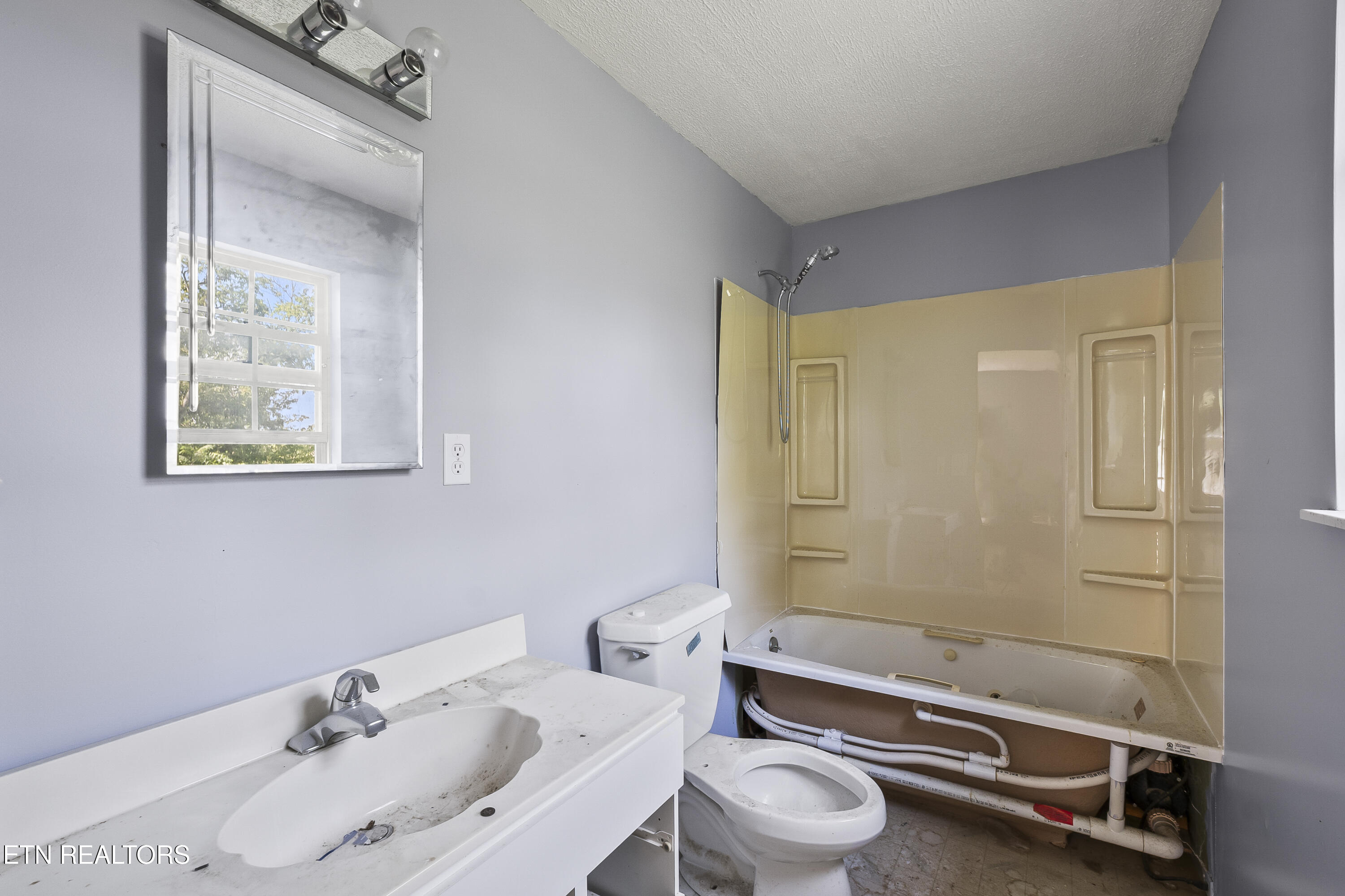 1964 Little Valley Road Sevierville TN 37862