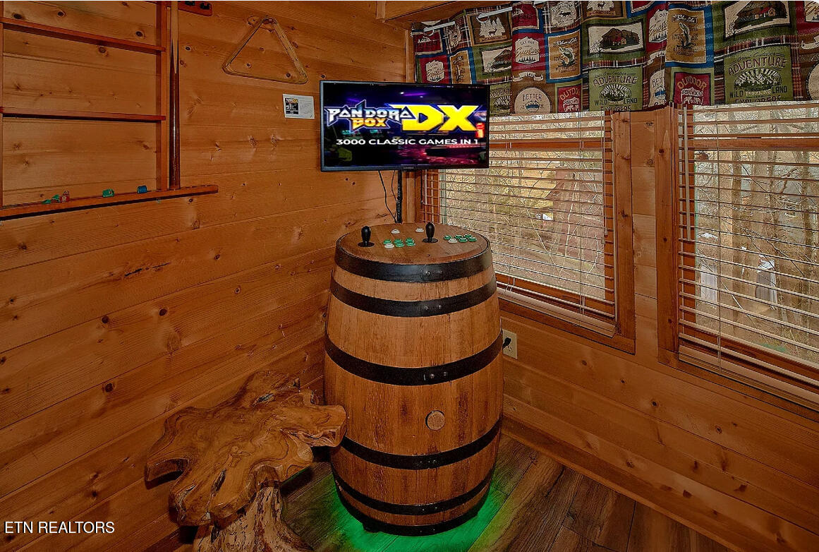 2120 Jeans Way Sevierville TN 37876