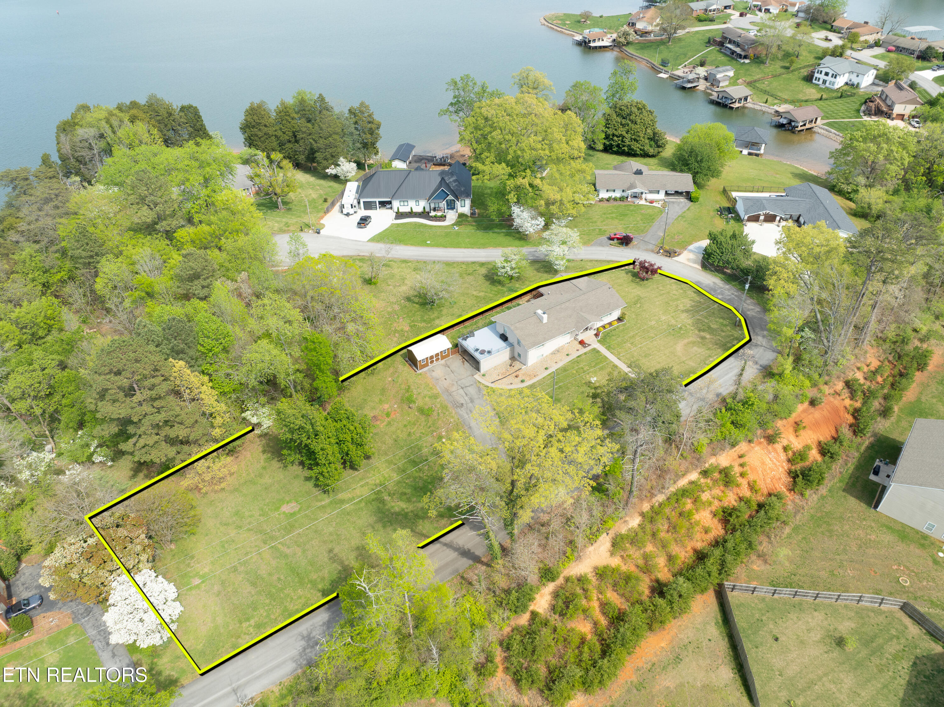 2001 Evergreen Circle Lenoir City TN 37772