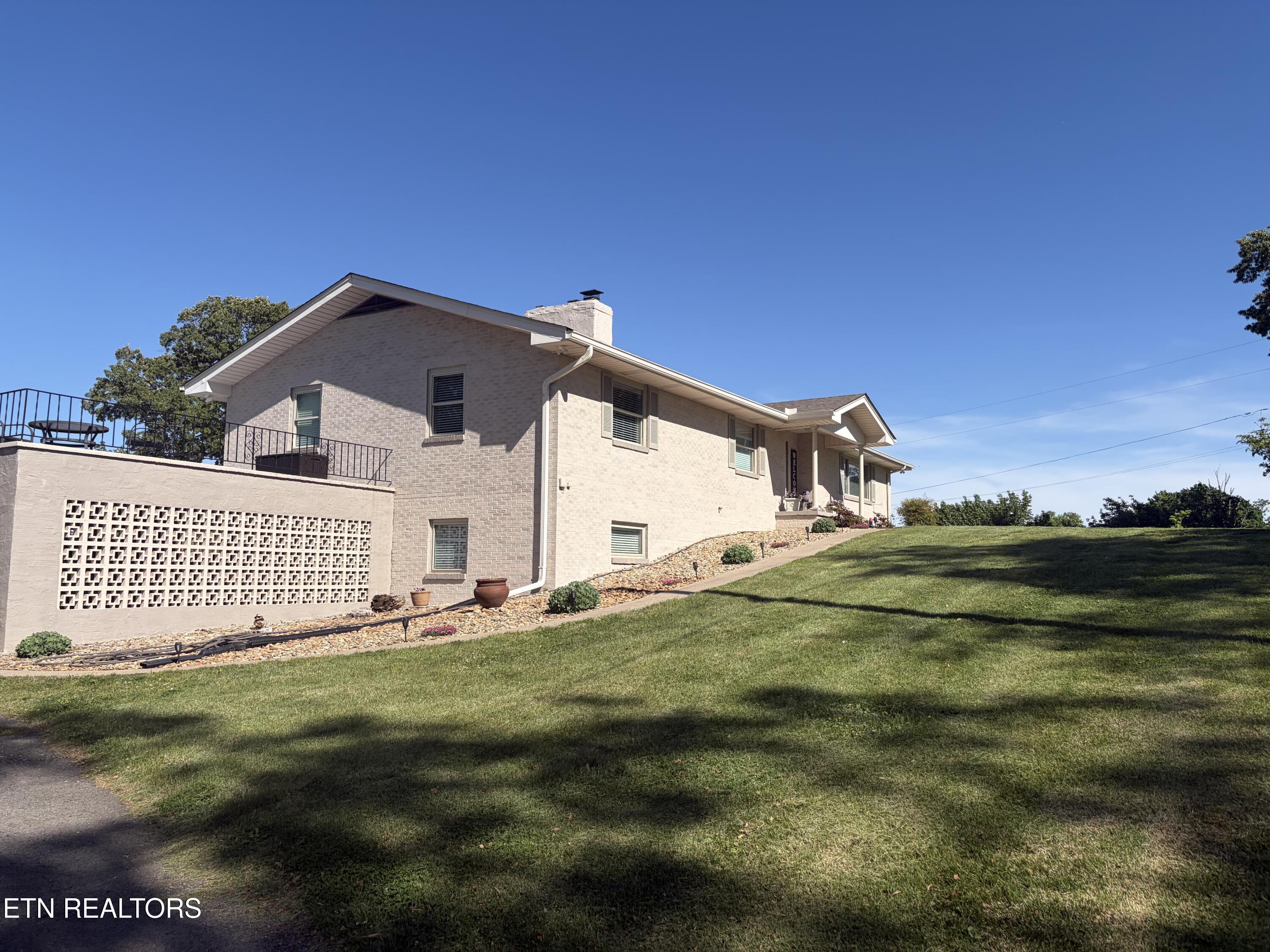 2001 Evergreen Circle Lenoir City TN 37772