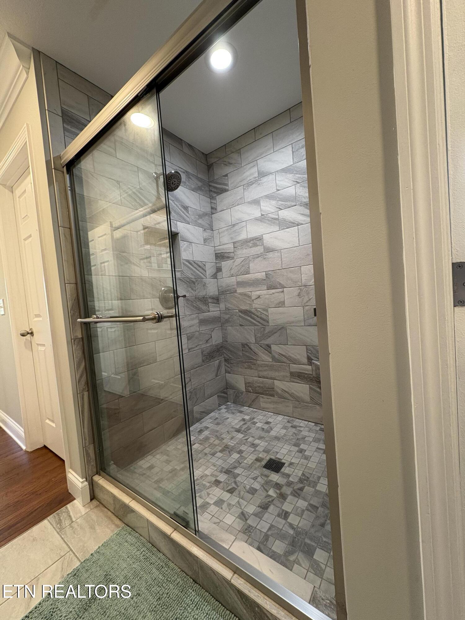 2001 Evergreen Circle Lenoir City TN 37772