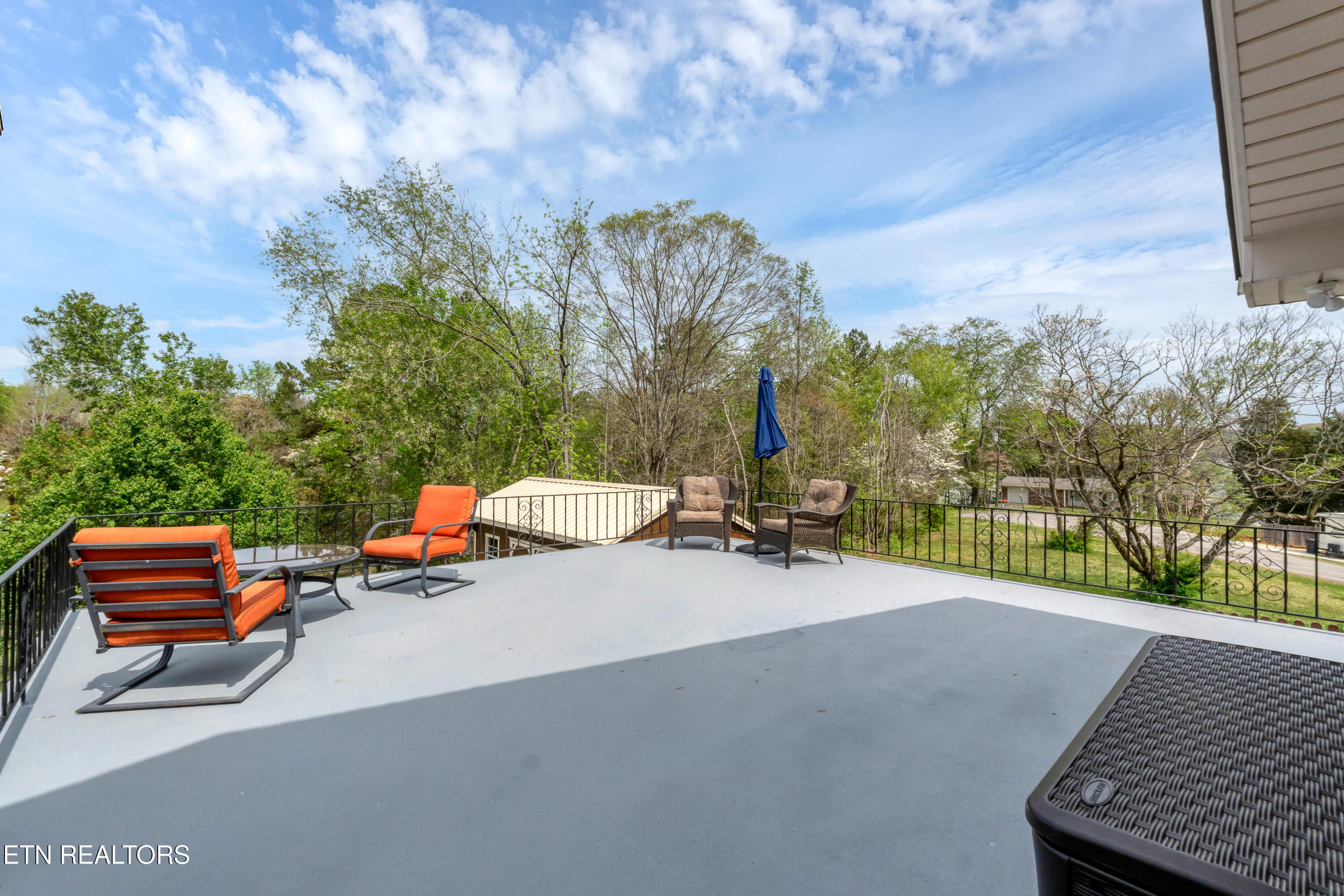 2001 Evergreen Circle Lenoir City TN 37772