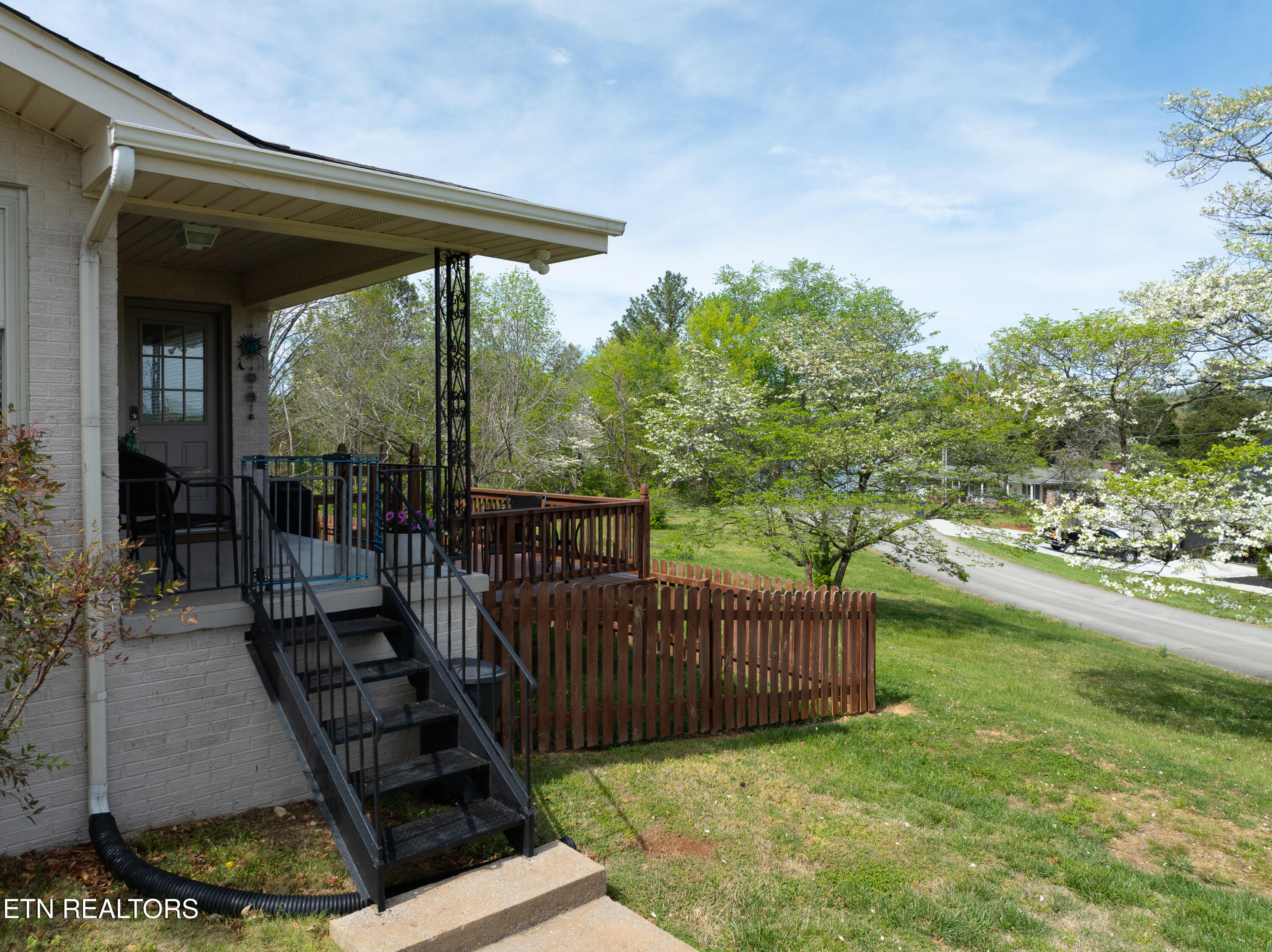 2001 Evergreen Circle Lenoir City TN 37772