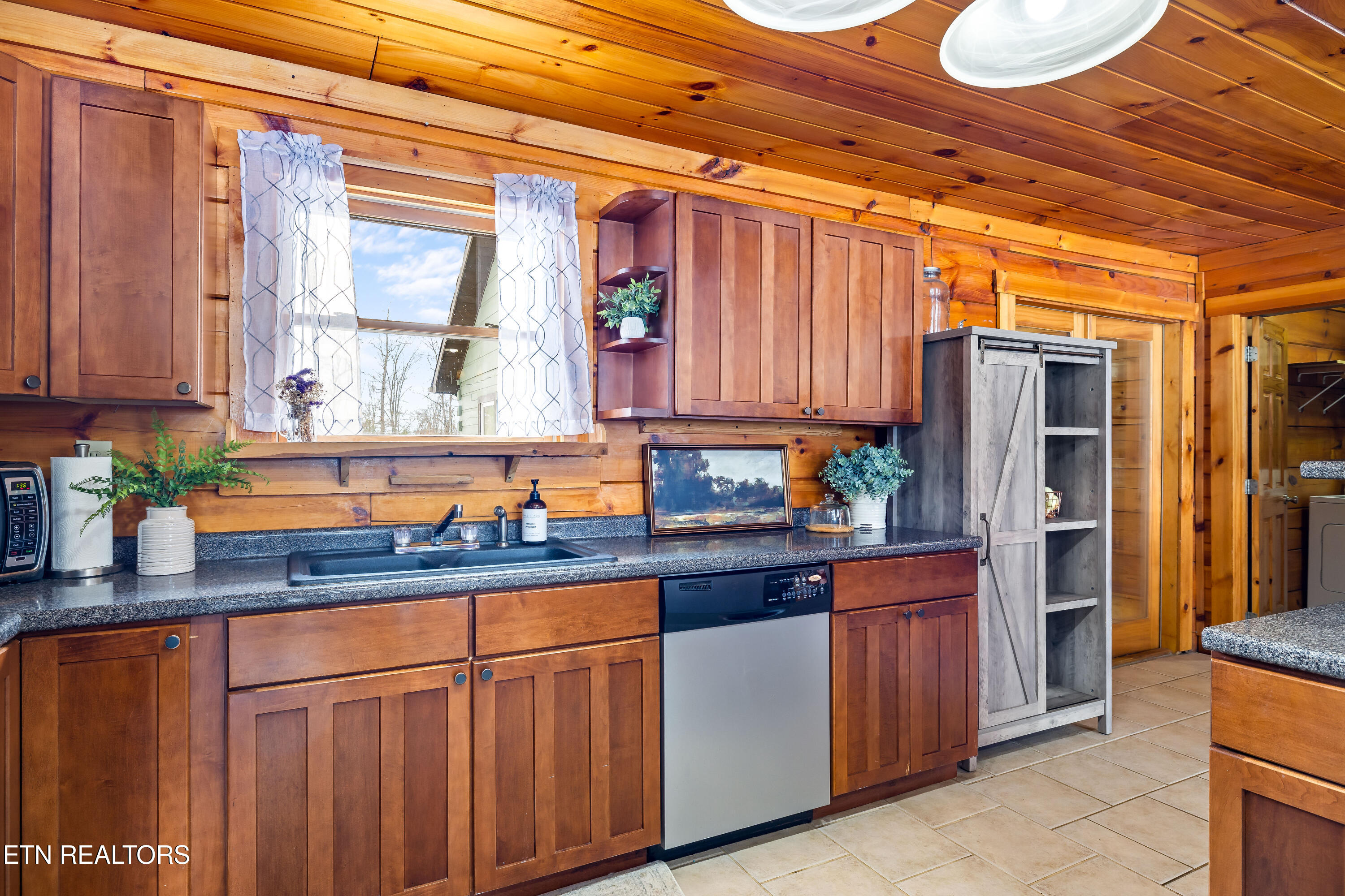 818 Highway 360 Vonore TN 37885