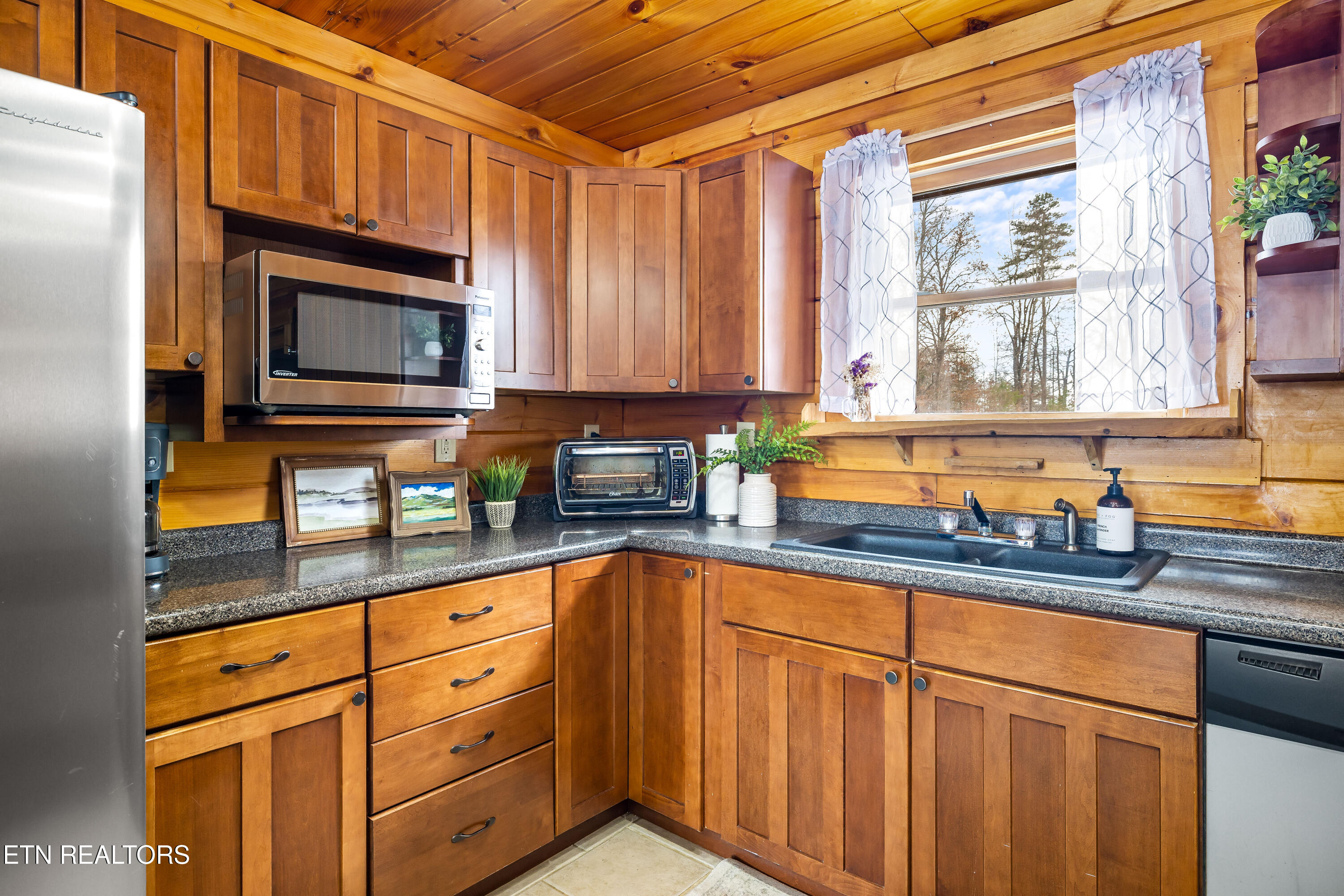 818 Highway 360 Vonore TN 37885