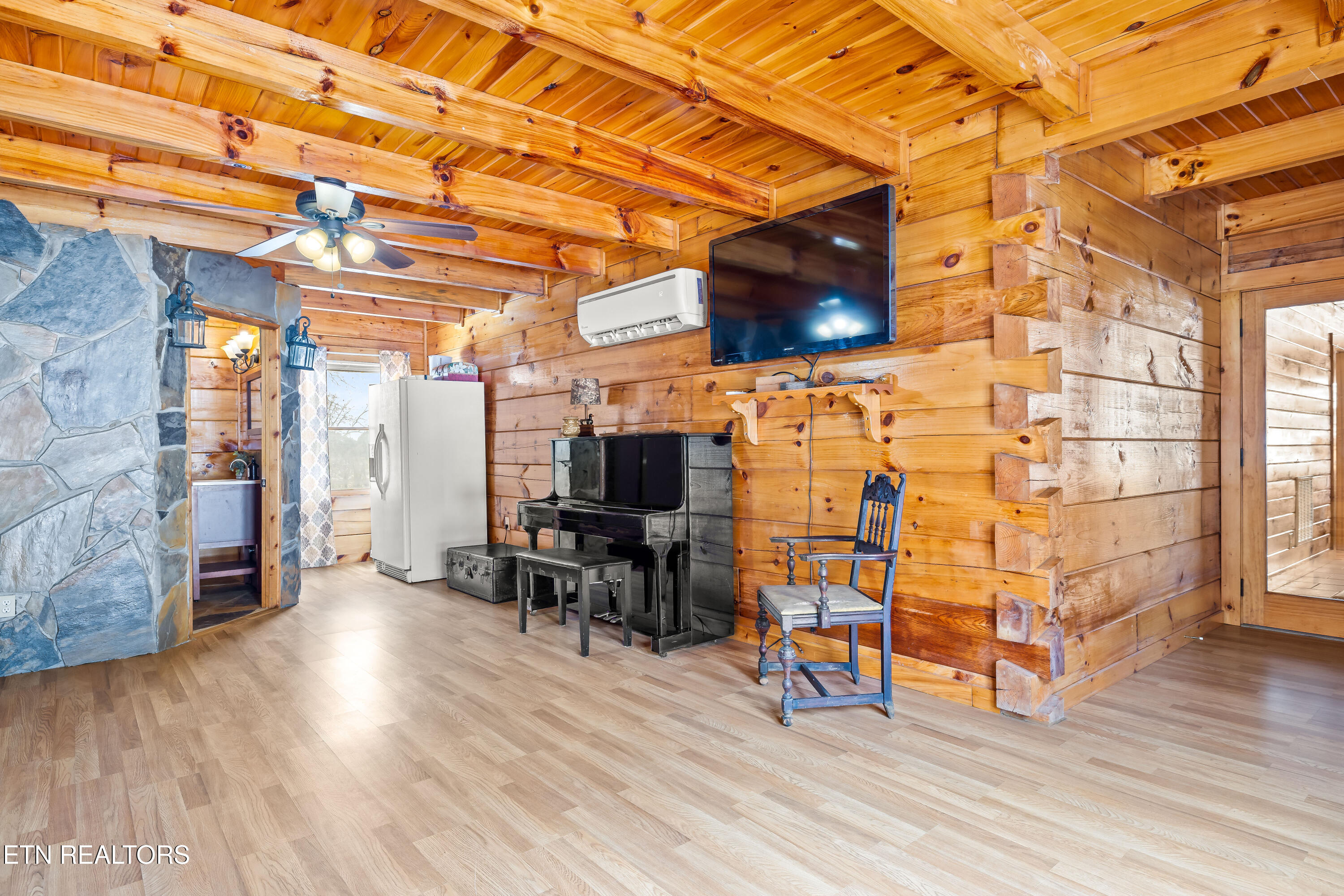 818 Highway 360 Vonore TN 37885