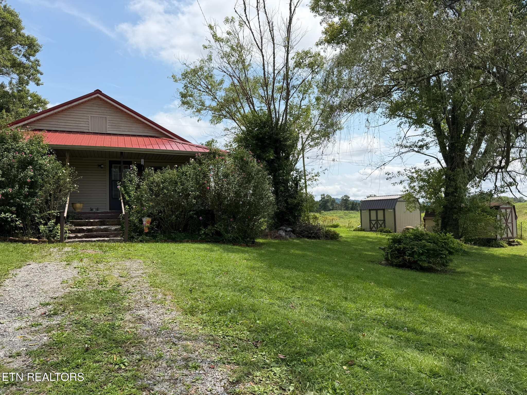 623 Mcvey Road Tazewell TN 37879