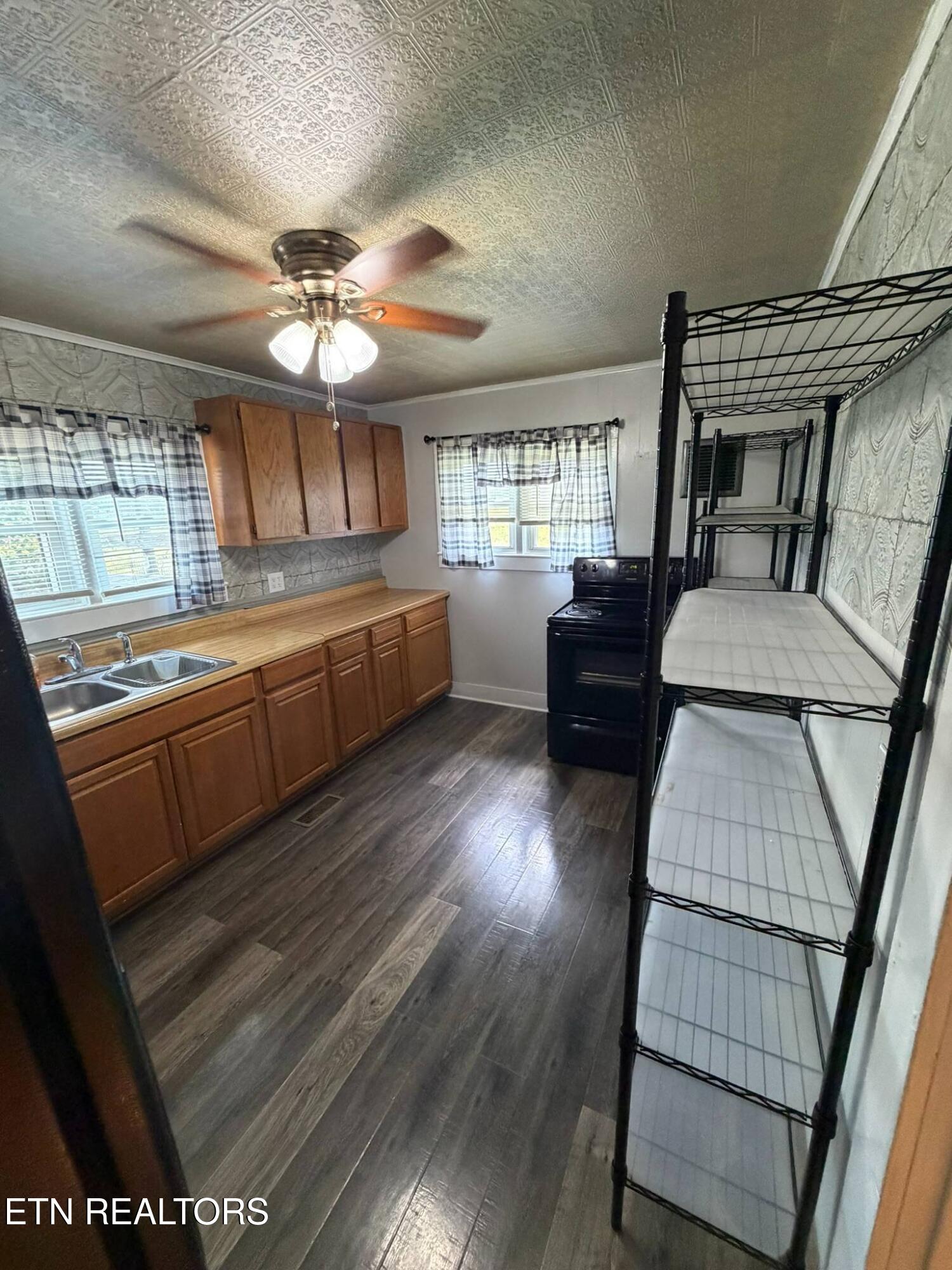623 Mcvey Road Tazewell TN 37879