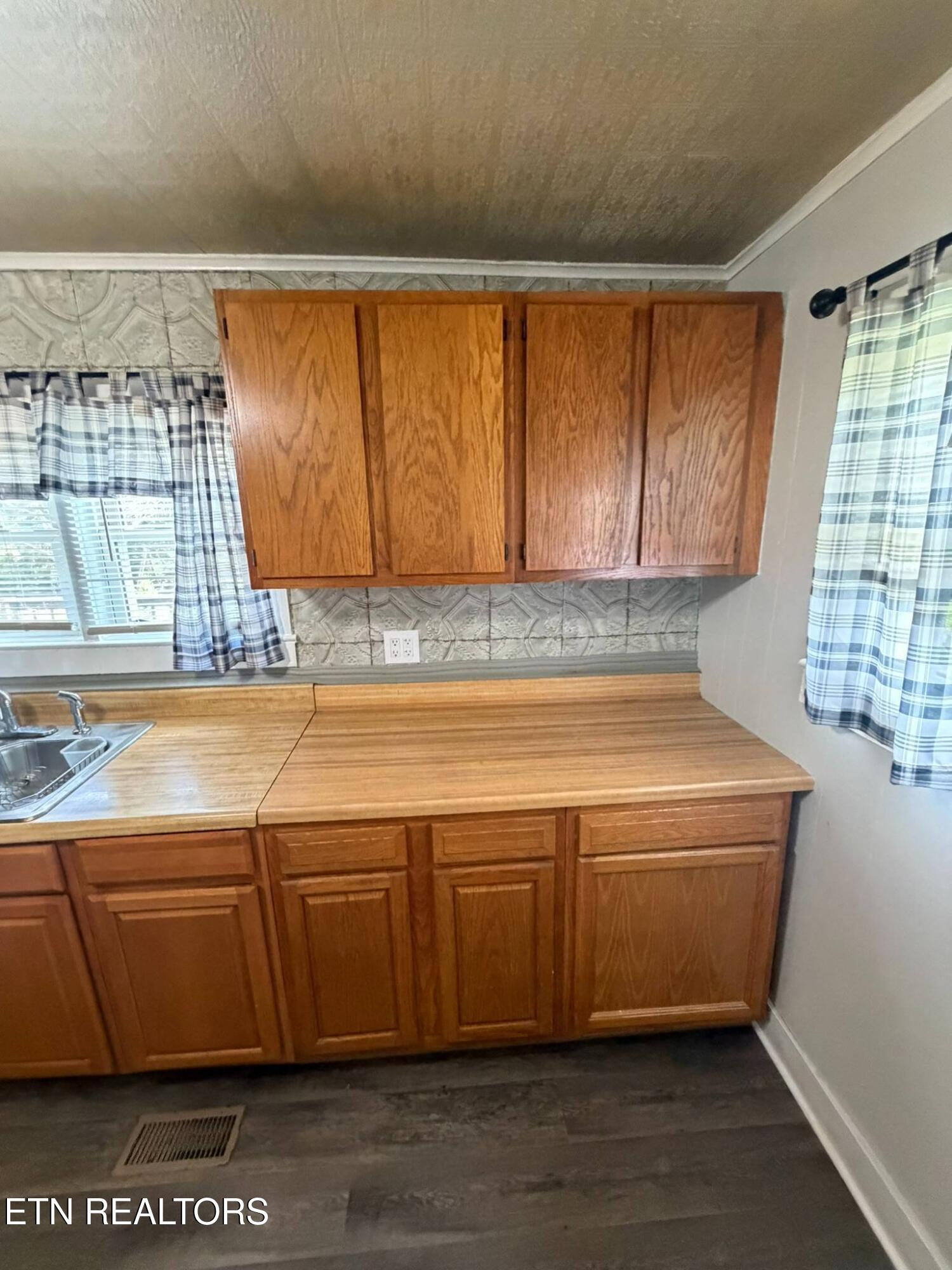 623 Mcvey Road Tazewell TN 37879