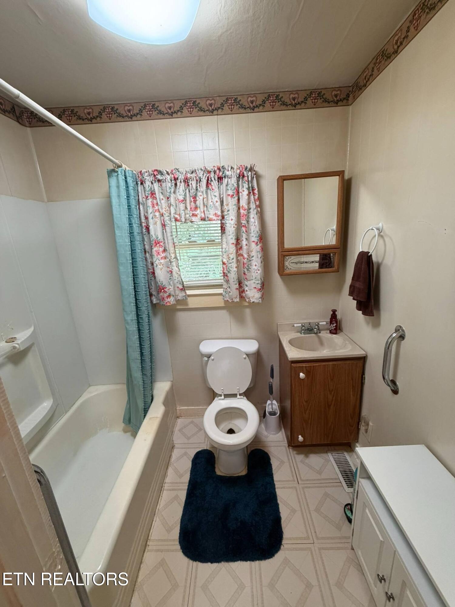 623 Mcvey Road Tazewell TN 37879