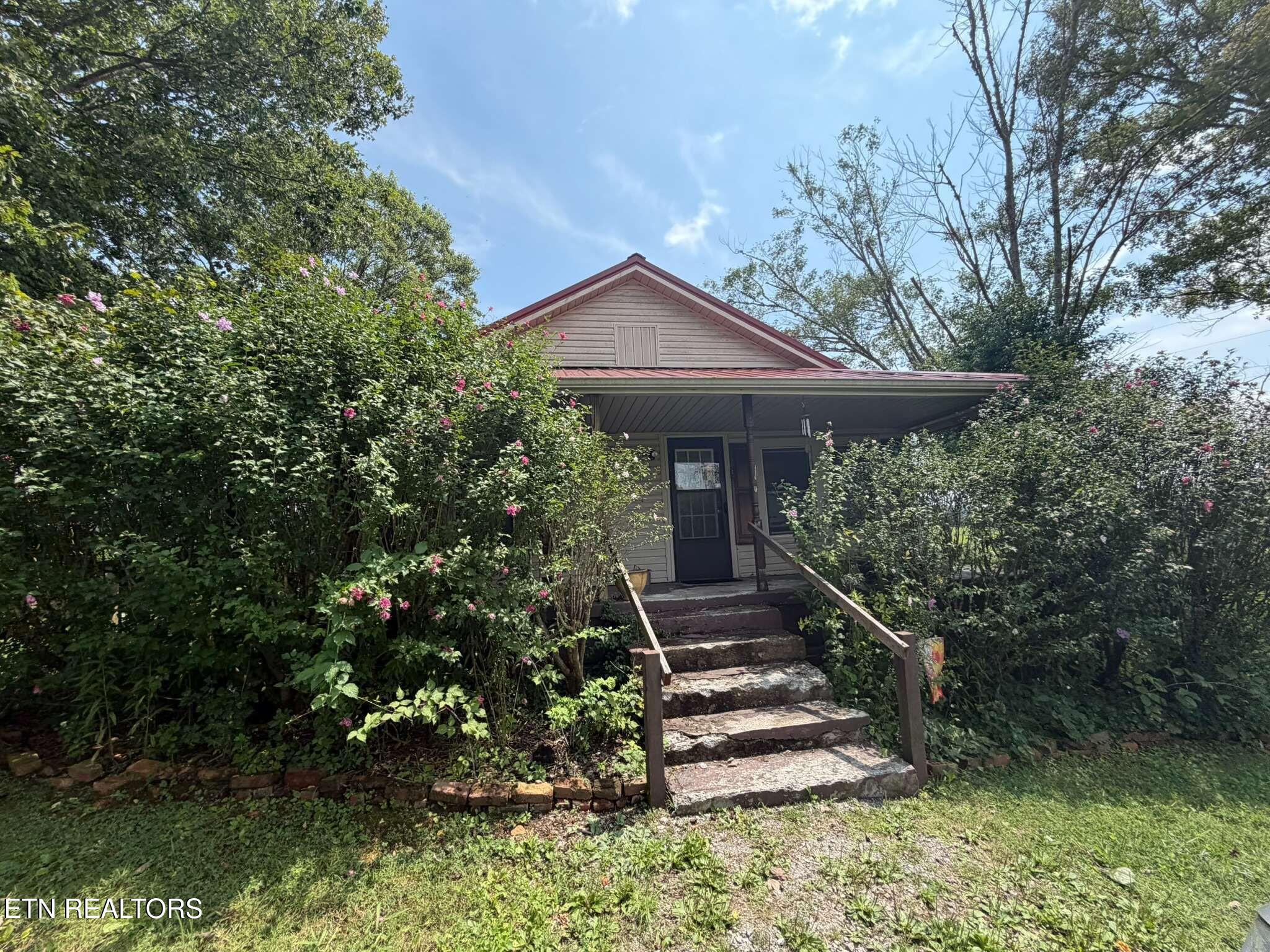 623 Mcvey Road Tazewell TN 37879
