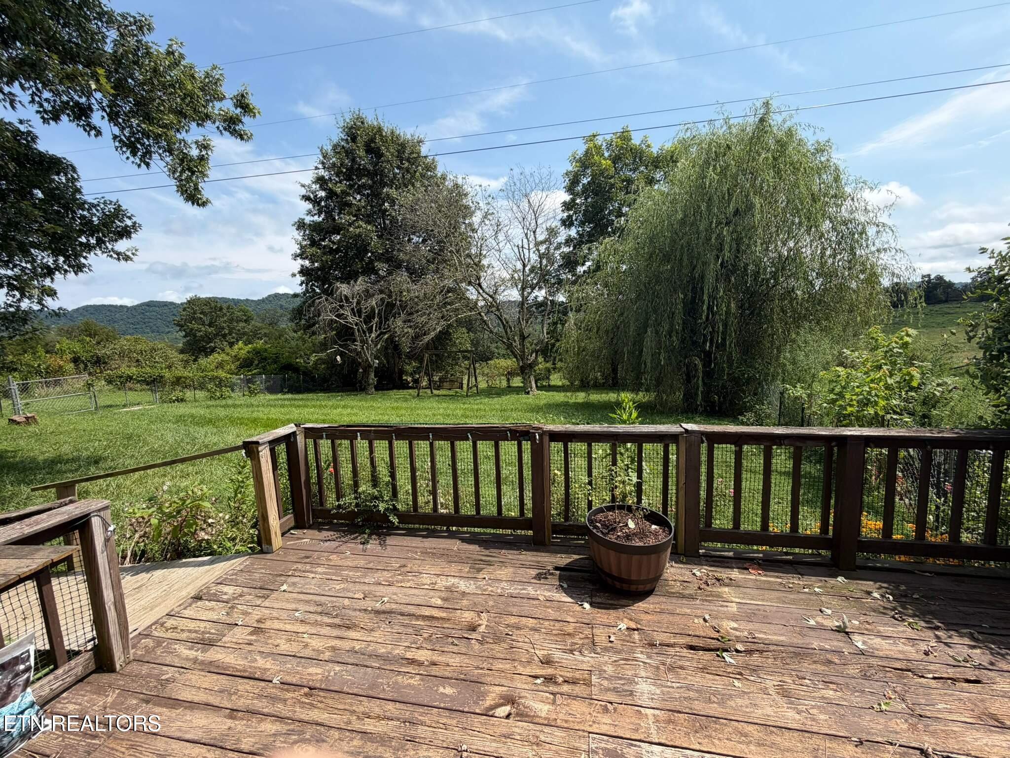 623 Mcvey Road Tazewell TN 37879