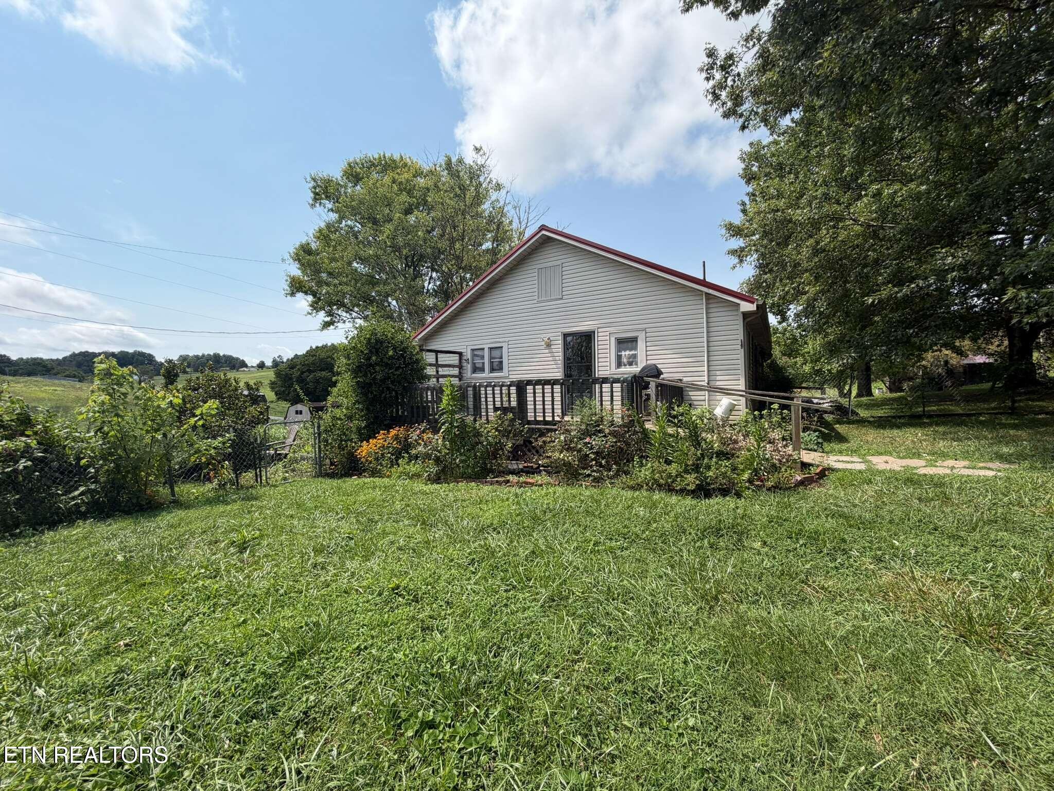 623 Mcvey Road Tazewell TN 37879