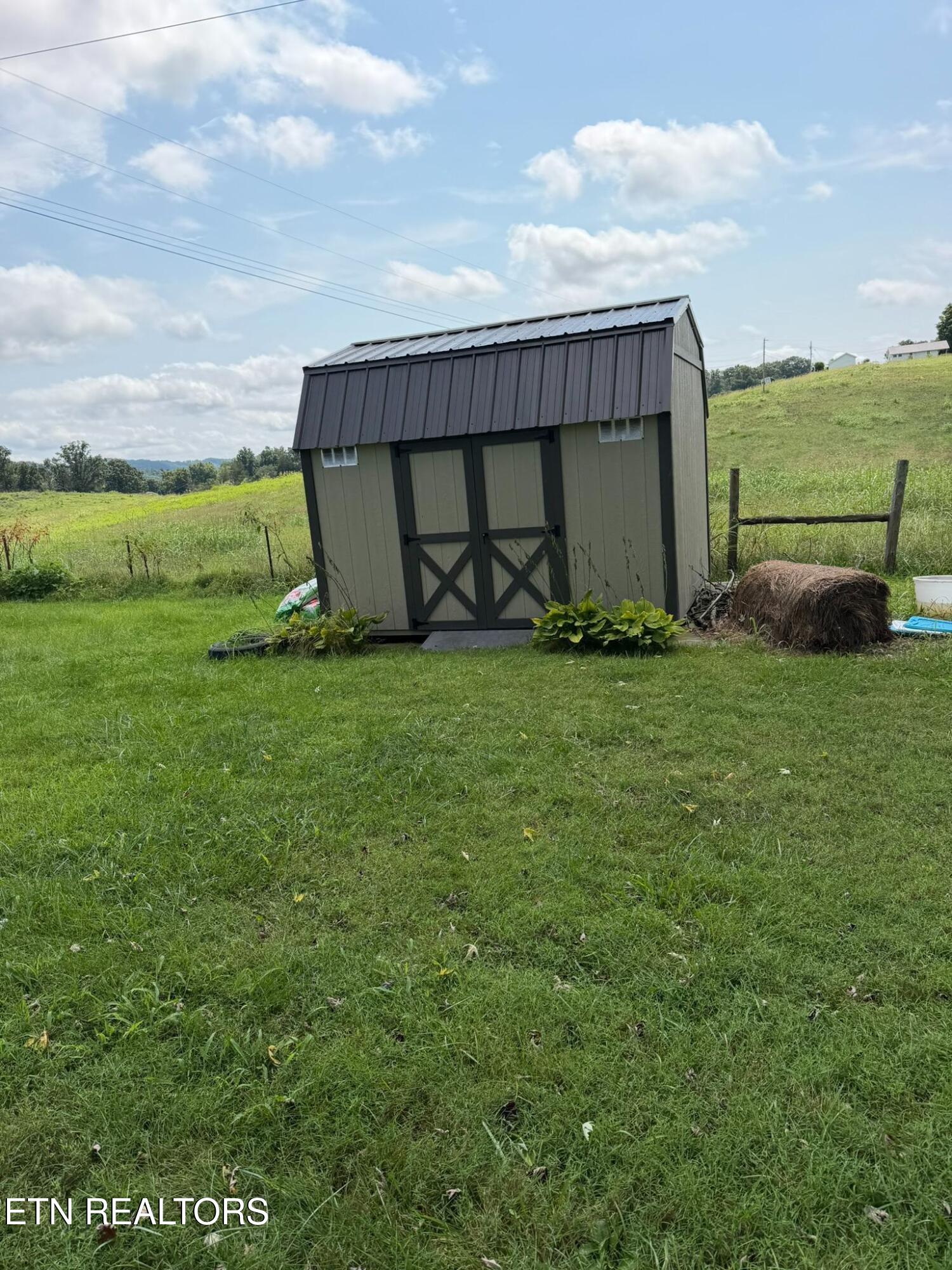 623 Mcvey Road Tazewell TN 37879