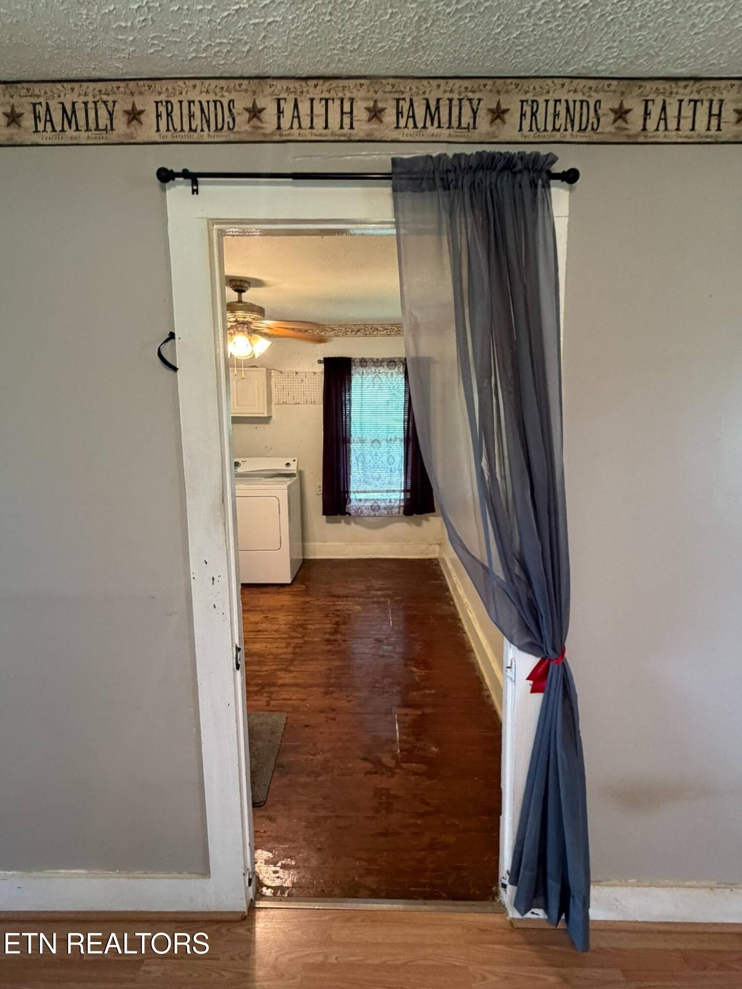 623 Mcvey Road Tazewell TN 37879