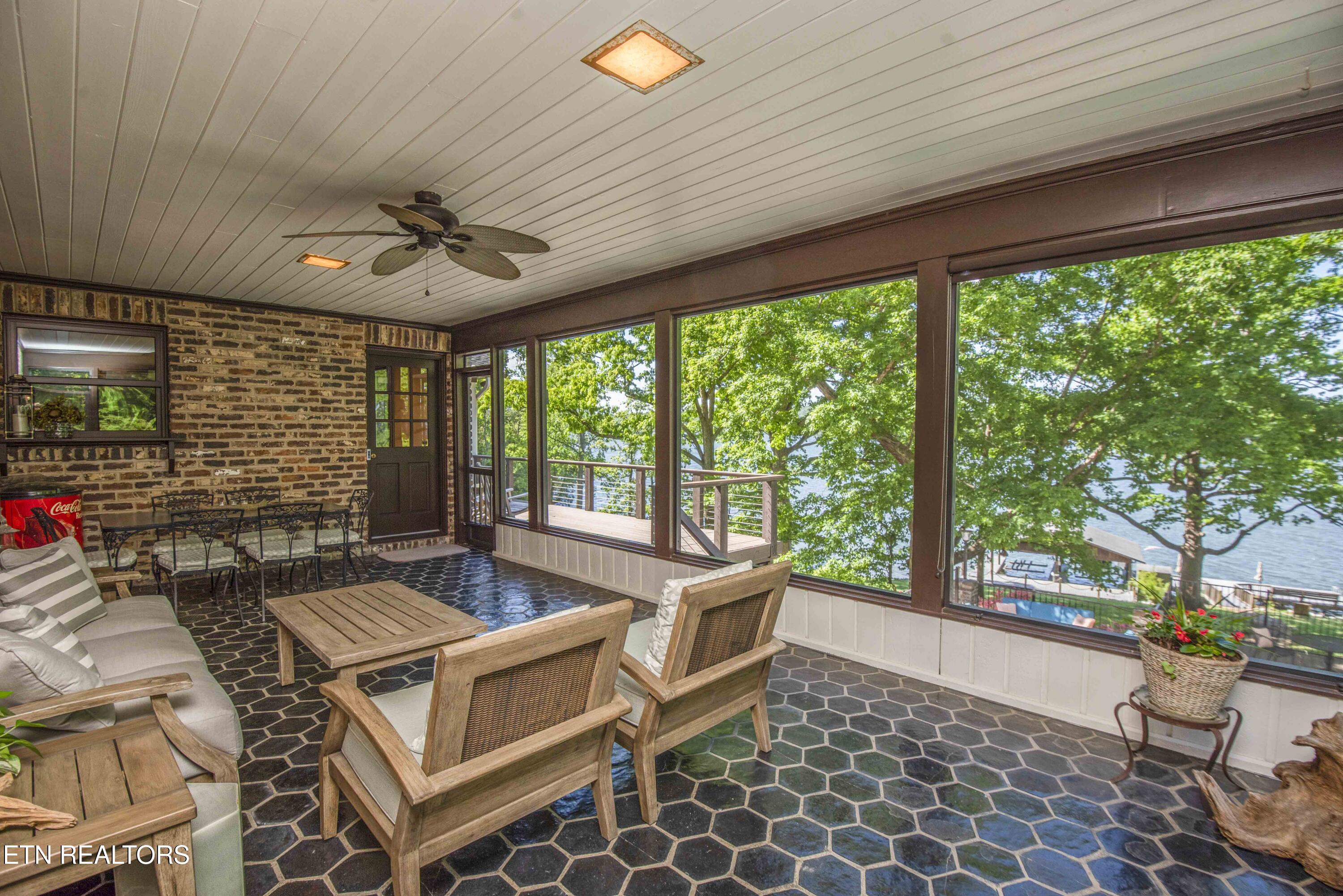 902 Twin Coves Circle Lenoir City TN 37772