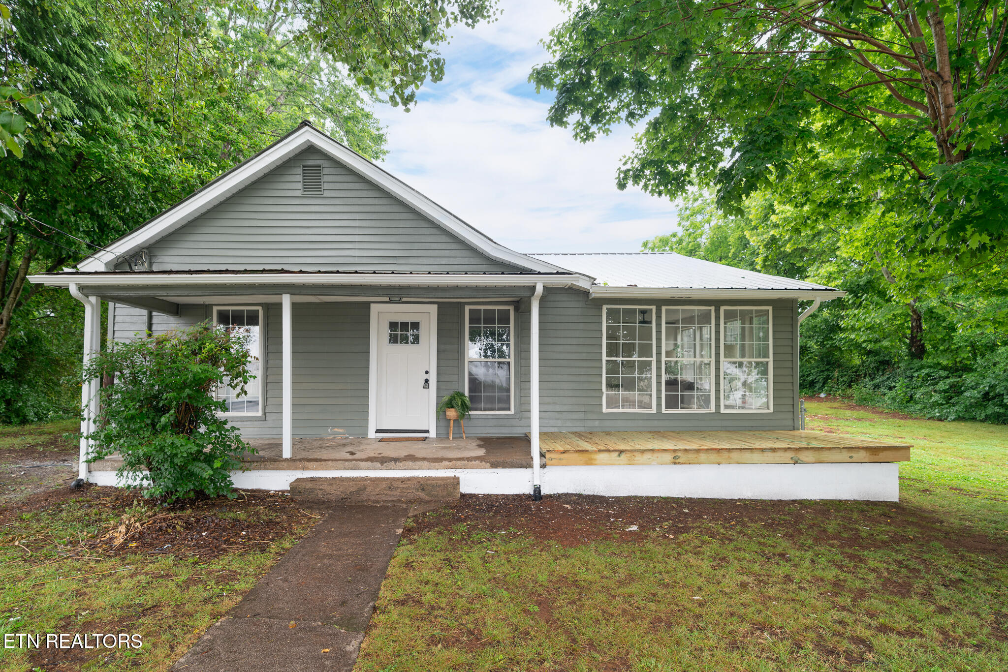 1120 Cannon Avenue Sweetwater TN 37874