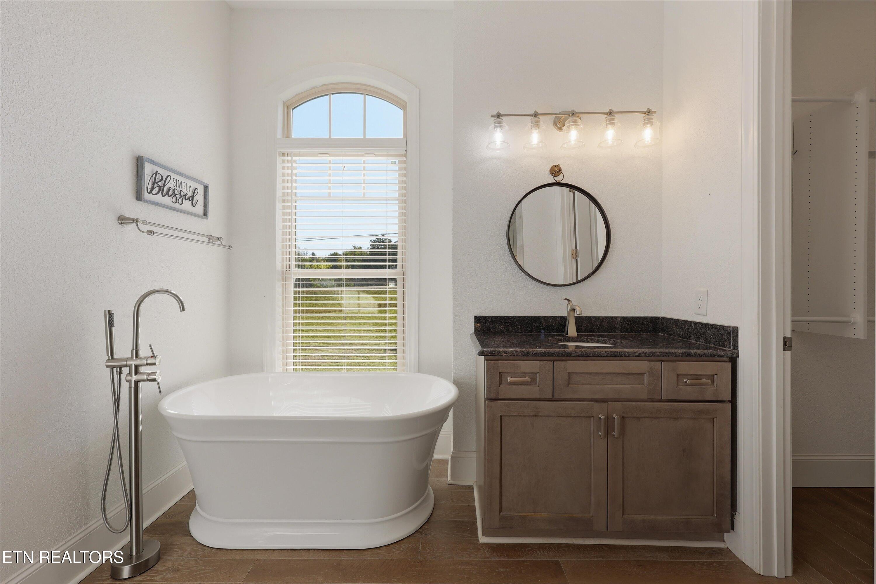 114 Michael Lane Madisonville TN 37354