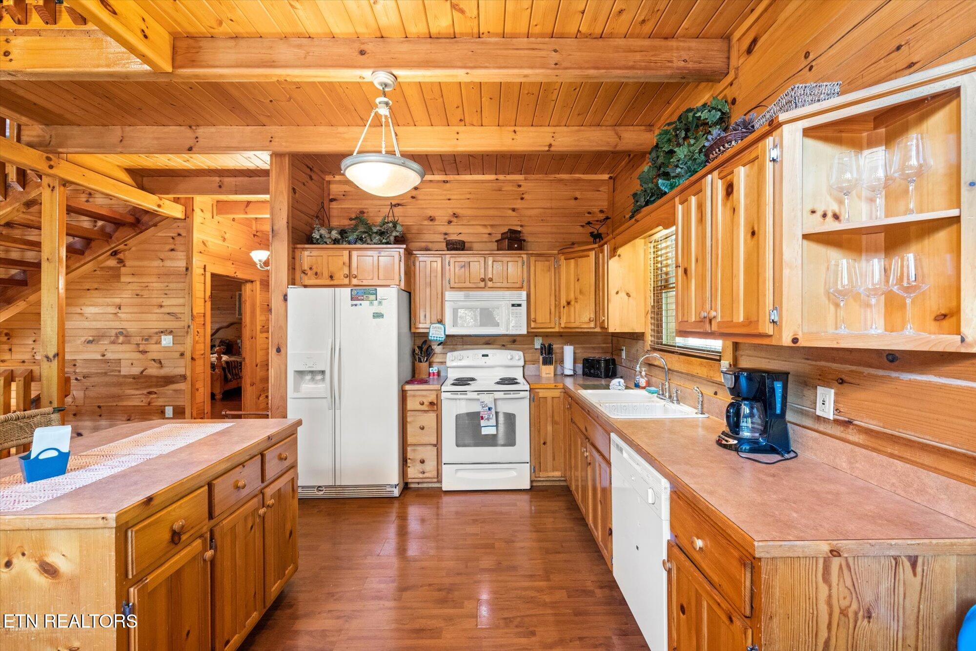 817 Boone Acres Lane Pigeon Forge TN 37863