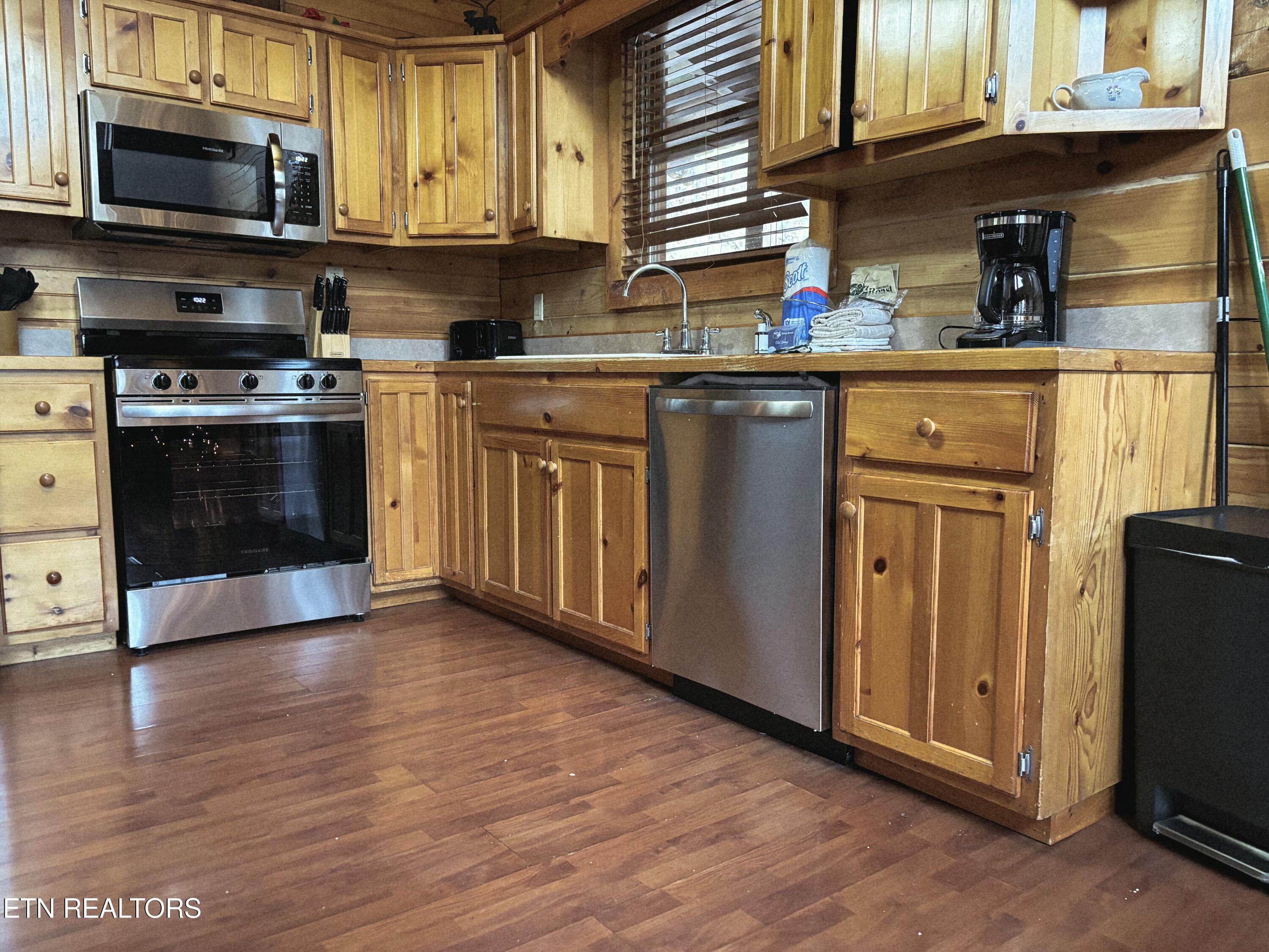 817 Boone Acres Lane Pigeon Forge TN 37863