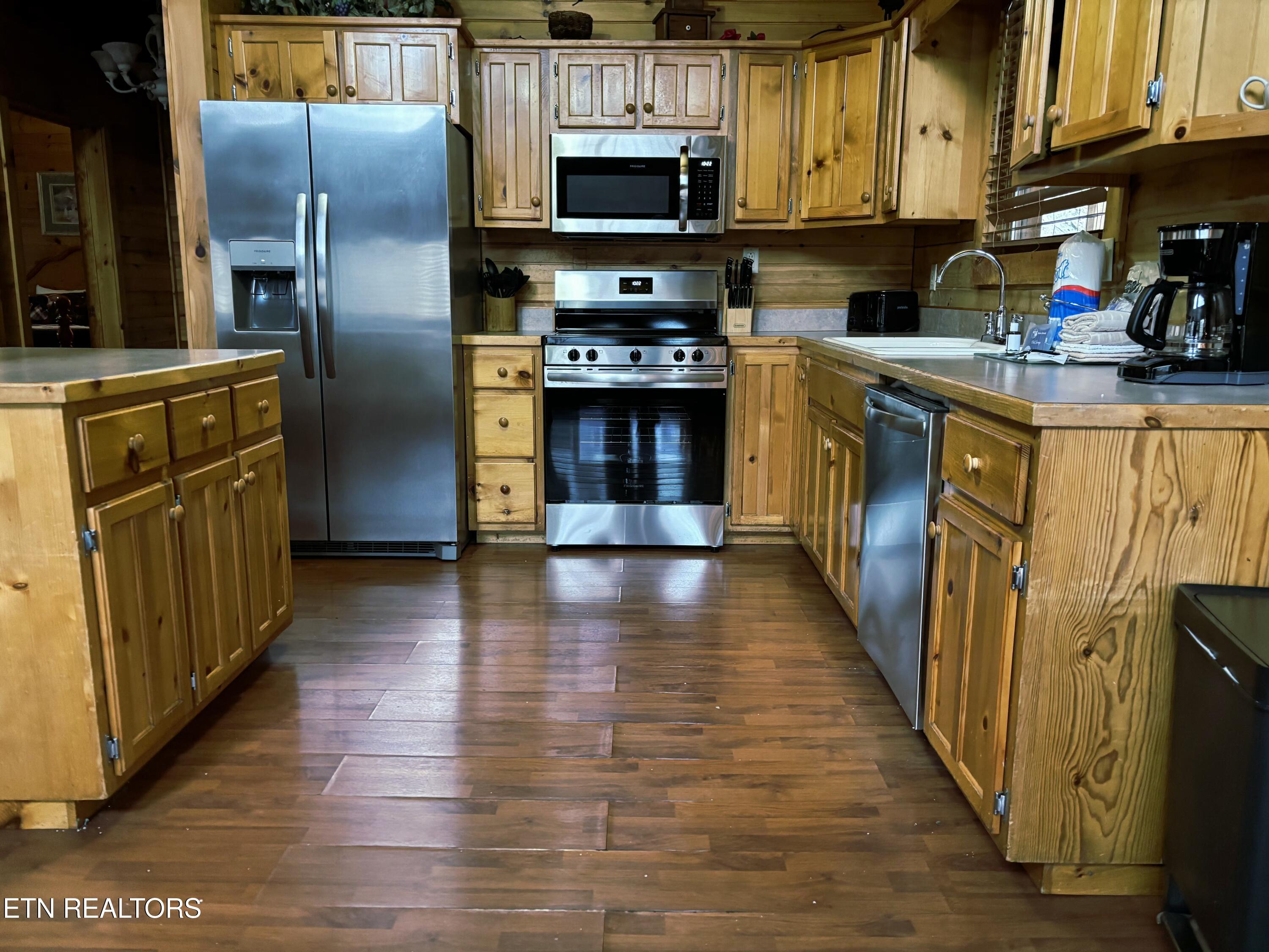 817 Boone Acres Lane Pigeon Forge TN 37863