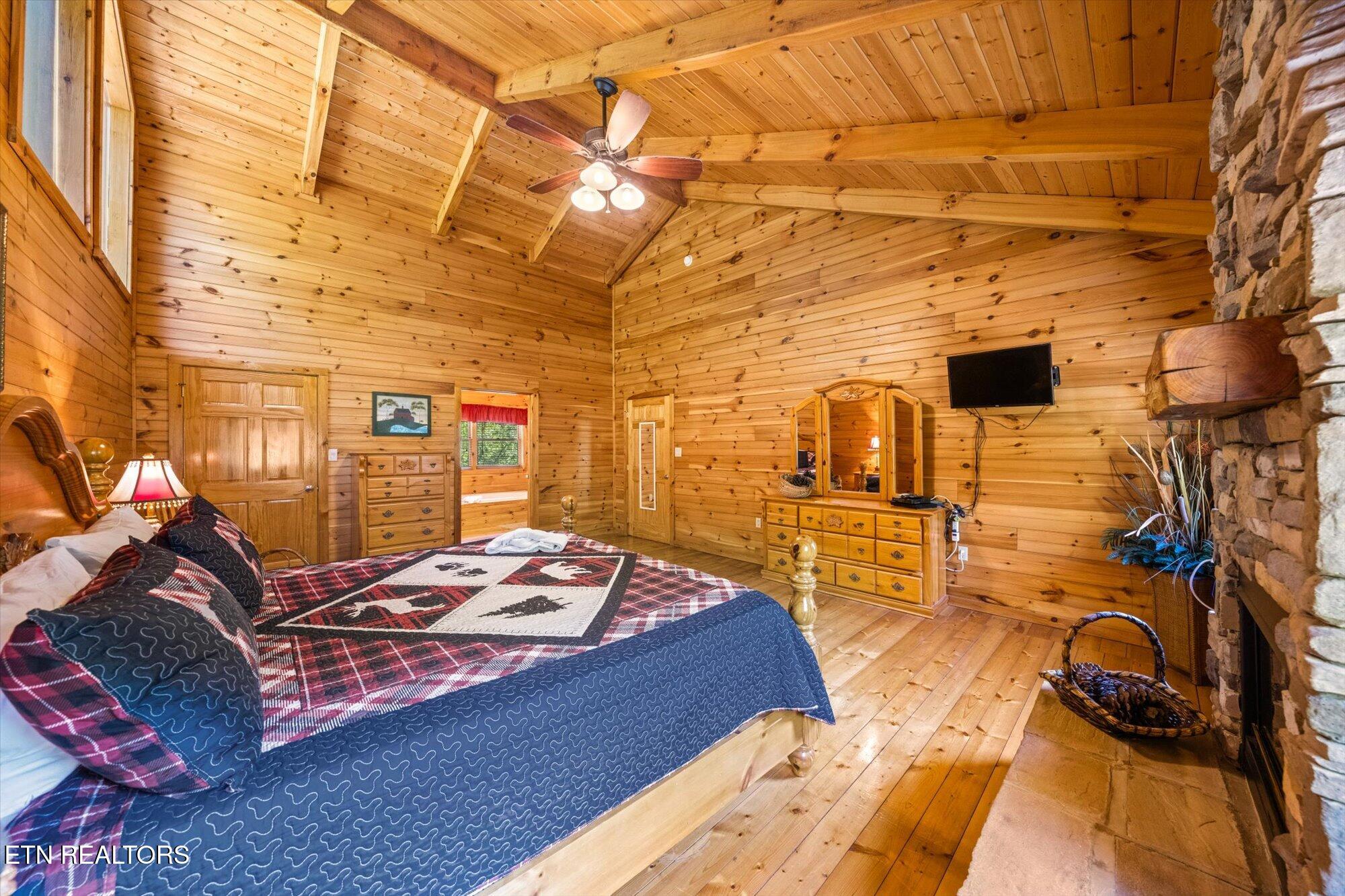 817 Boone Acres Lane Pigeon Forge TN 37863