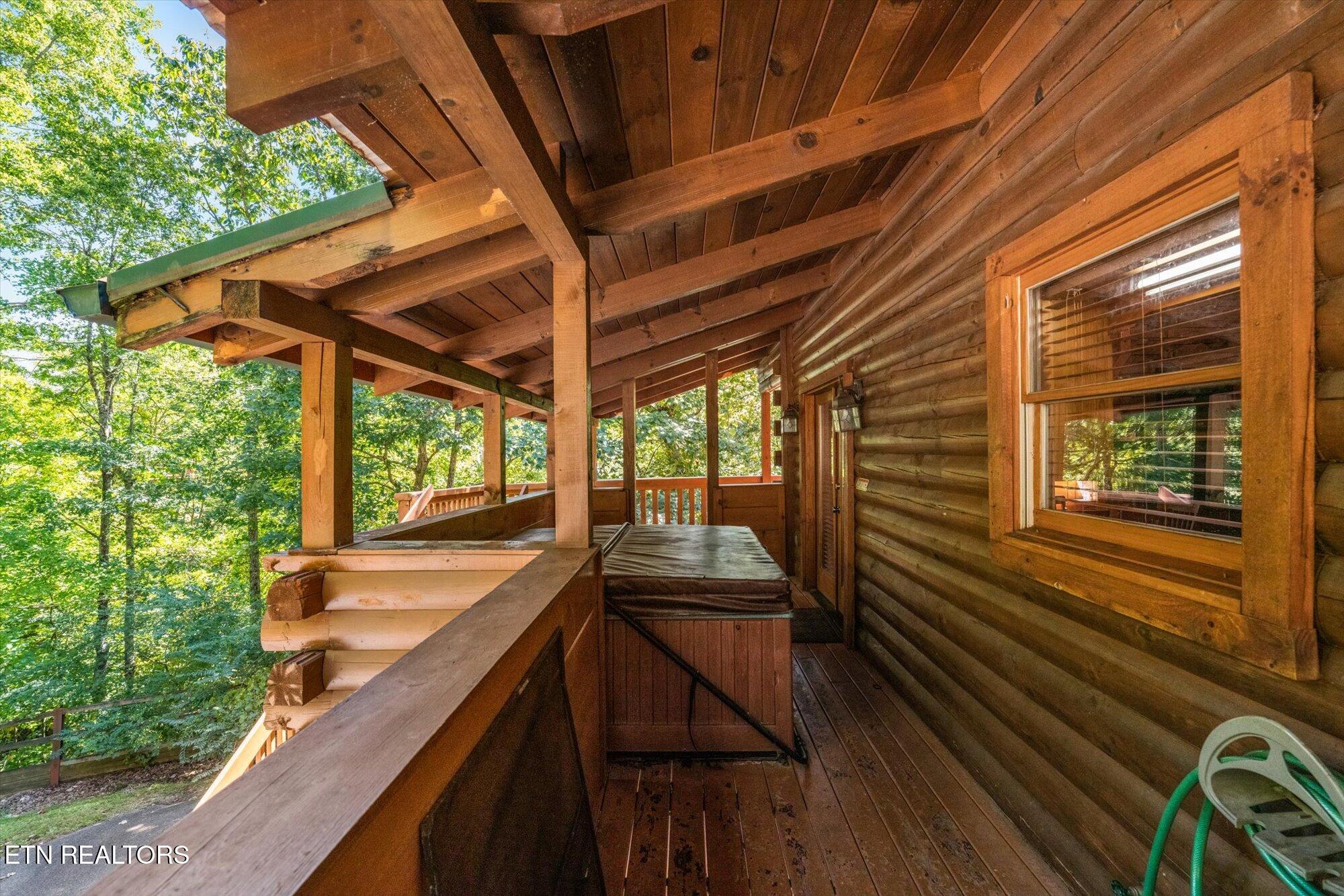 817 Boone Acres Lane Pigeon Forge TN 37863