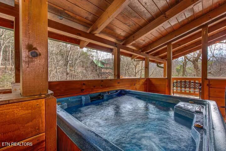 817 Boone Acres Lane Pigeon Forge TN 37863
