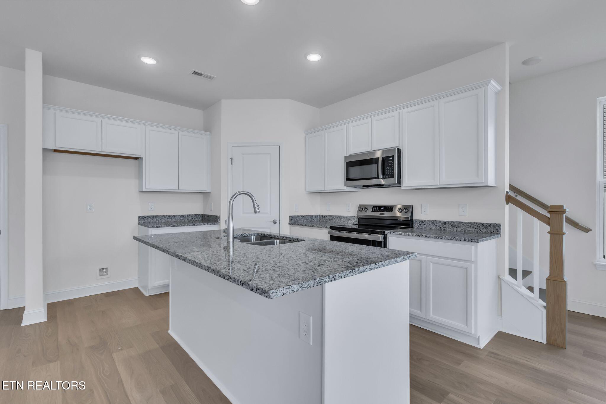 1728 Lateglow Way Knoxville TN 37931