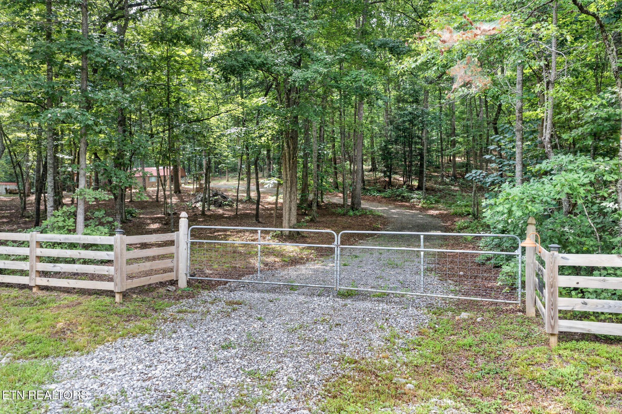 4207 Chapel Hill Road Crawford TN 38554