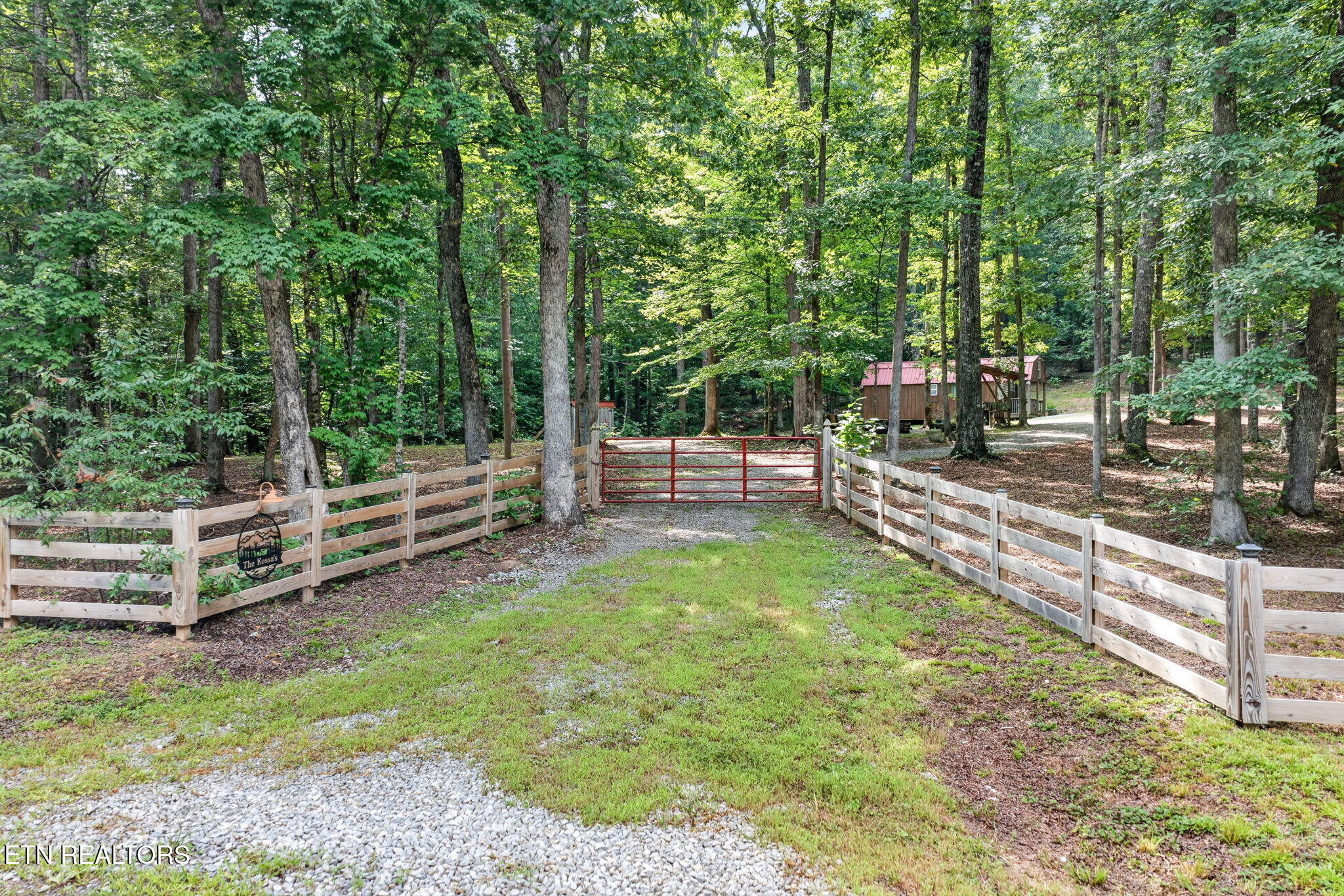 4207 Chapel Hill Road Crawford TN 38554