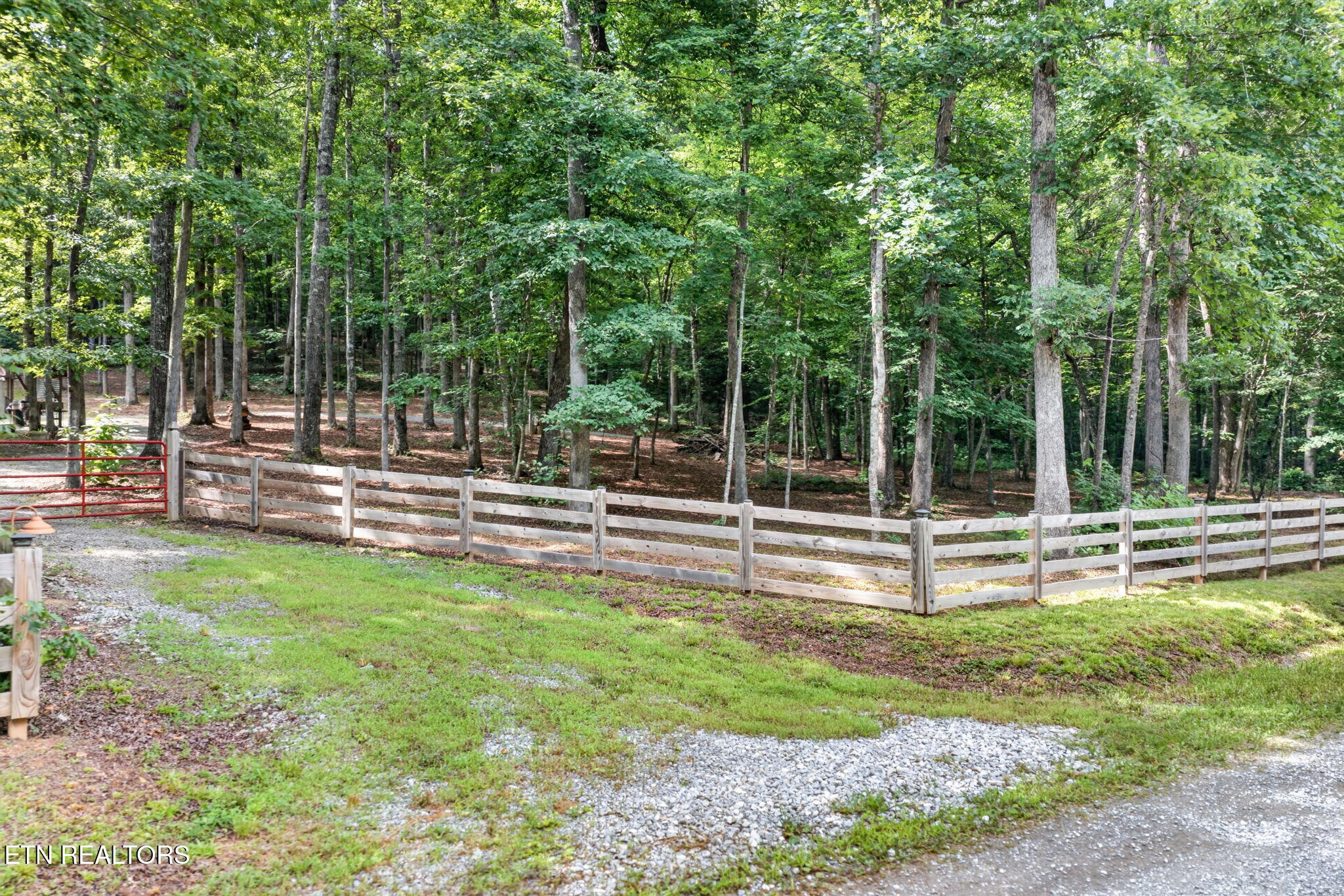 4207 Chapel Hill Road Crawford TN 38554
