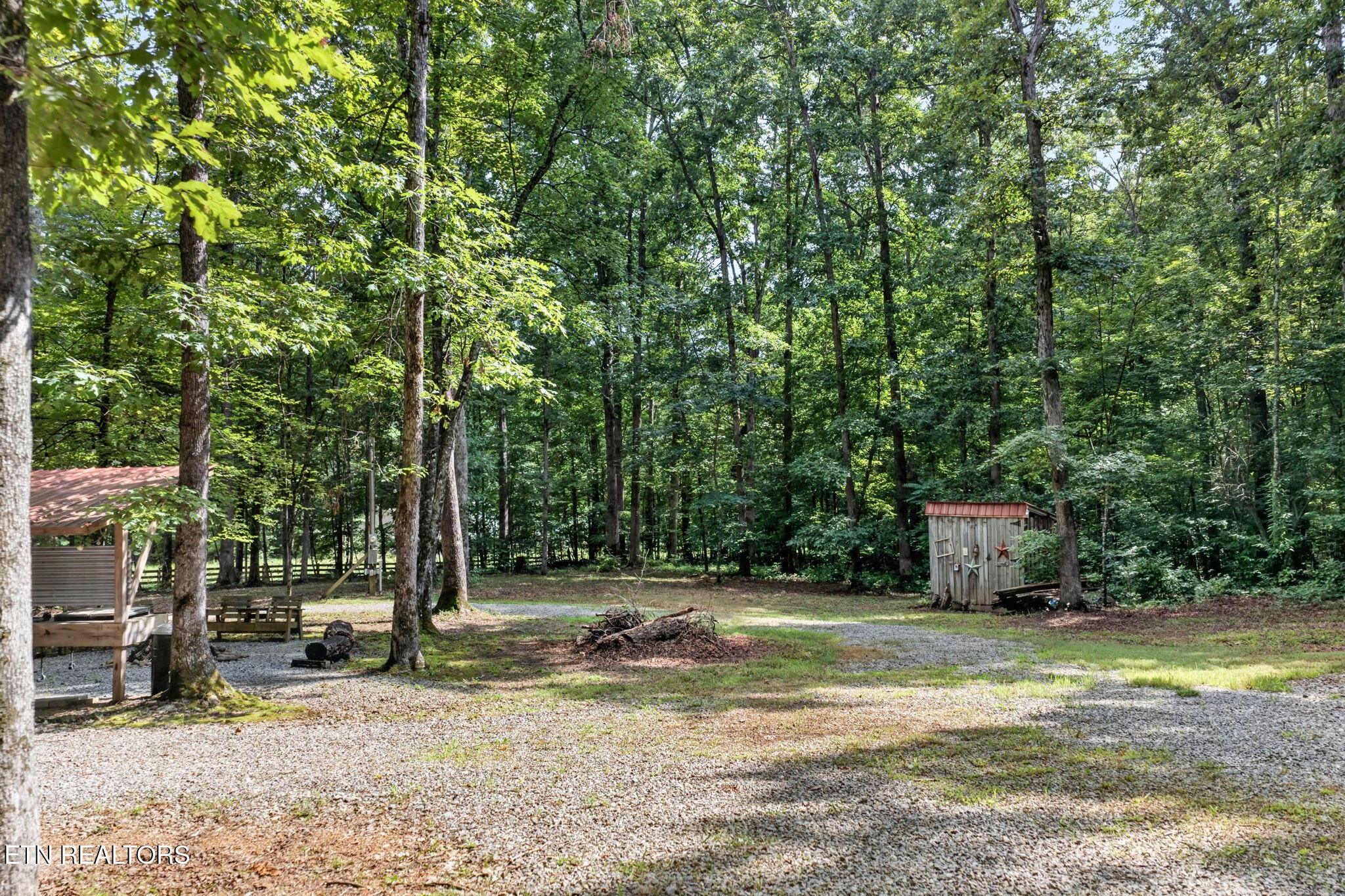 4207 Chapel Hill Road Crawford TN 38554