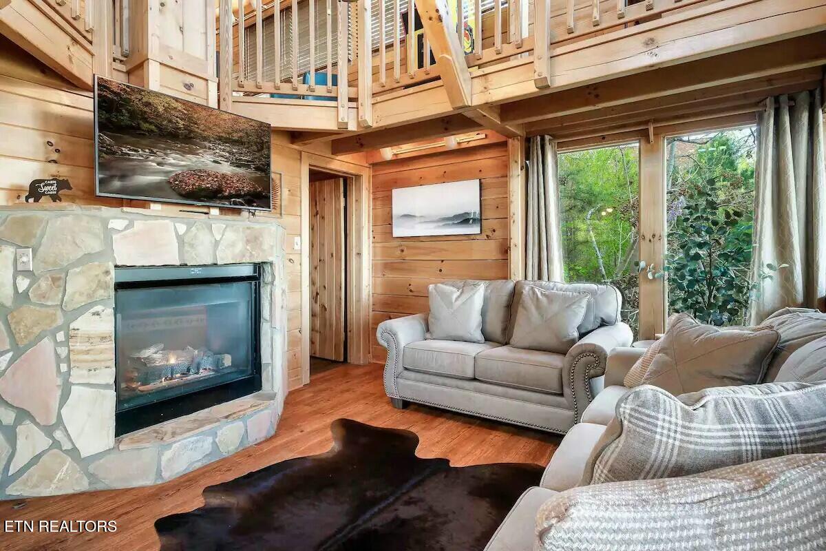 2313 Fox Berry Way Sevierville TN 37876