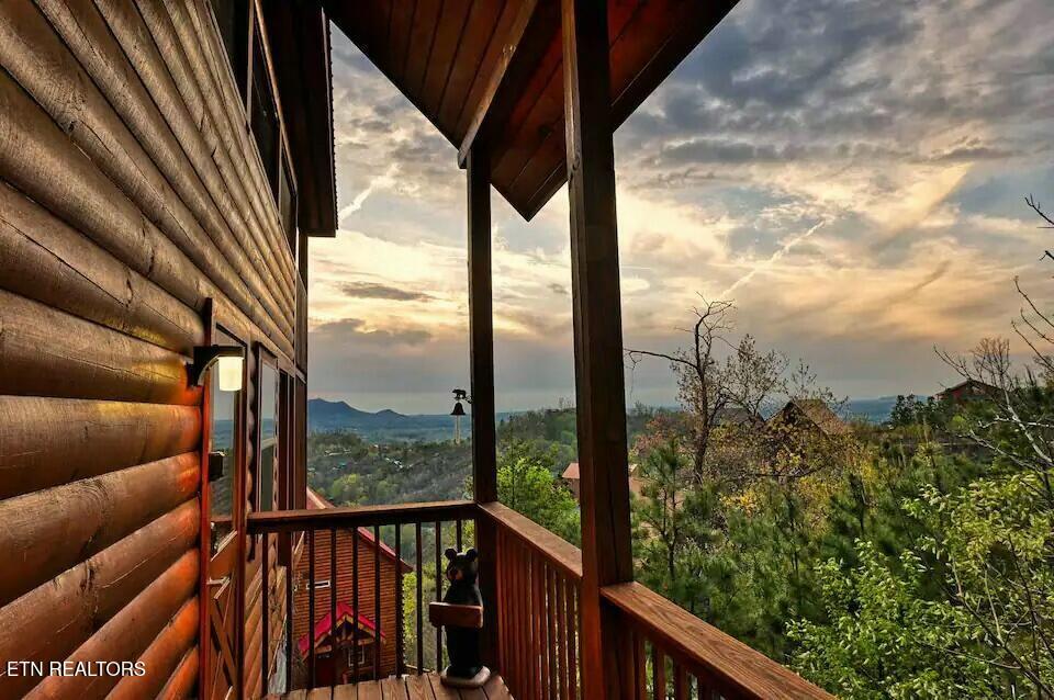 2313 Fox Berry Way Sevierville TN 37876