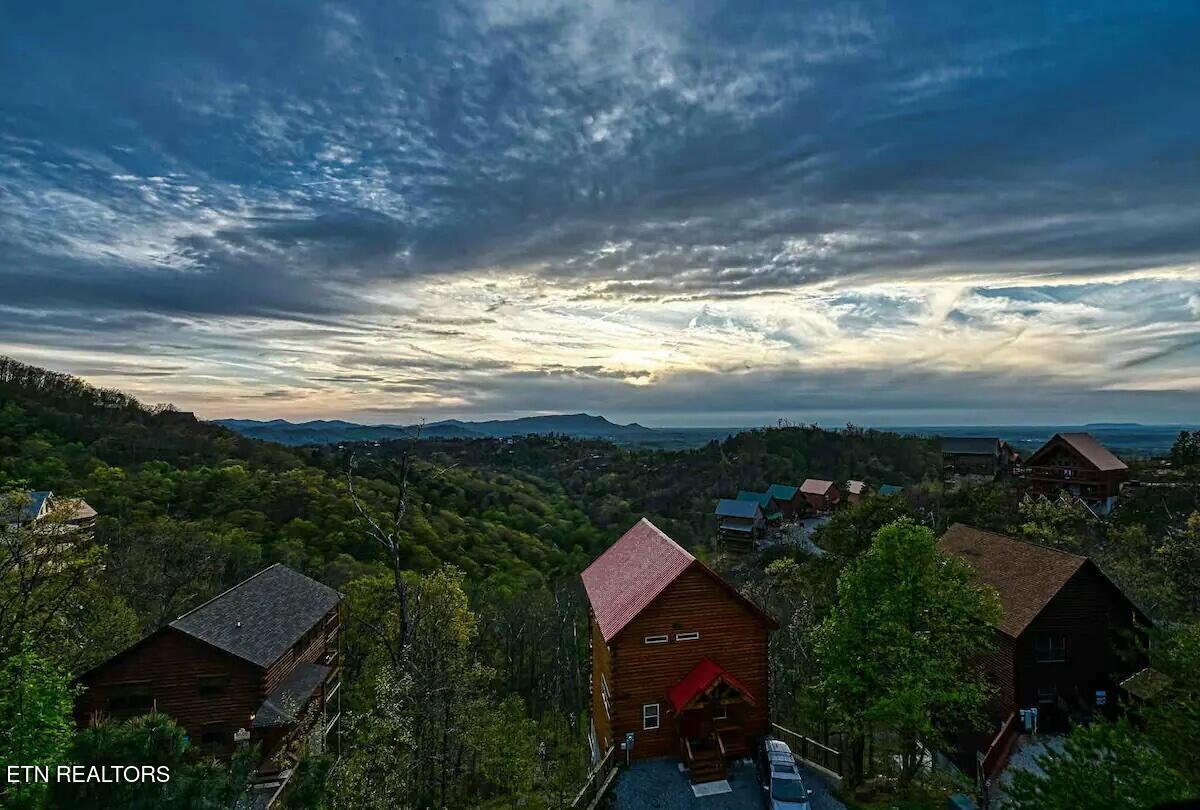 2313 Fox Berry Way Sevierville TN 37876