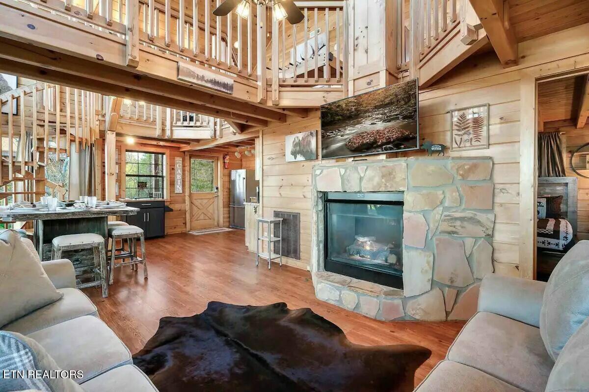 2313 Fox Berry Way Sevierville TN 37876